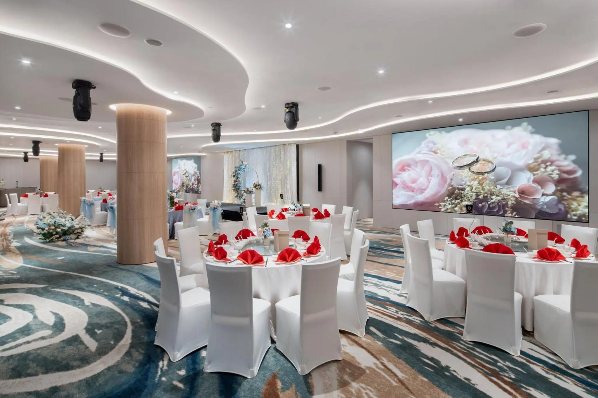 Meeting/conference room in Crowne Plaza Changi Airport by IHG