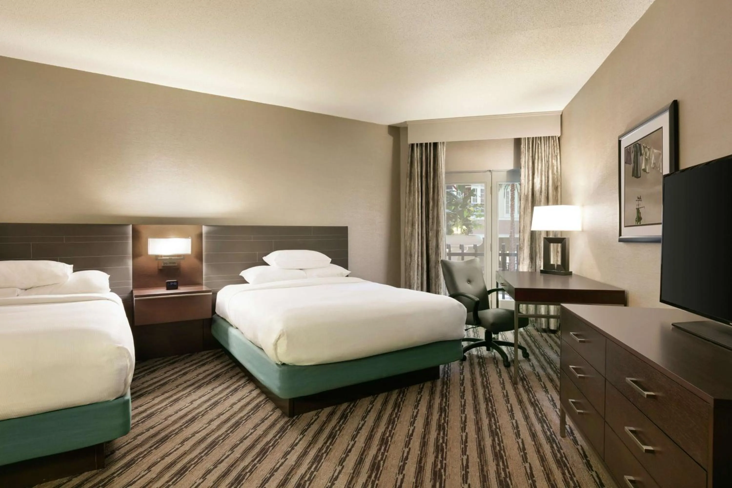 Bedroom, Bed in DoubleTree Resort by Hilton Lancaster