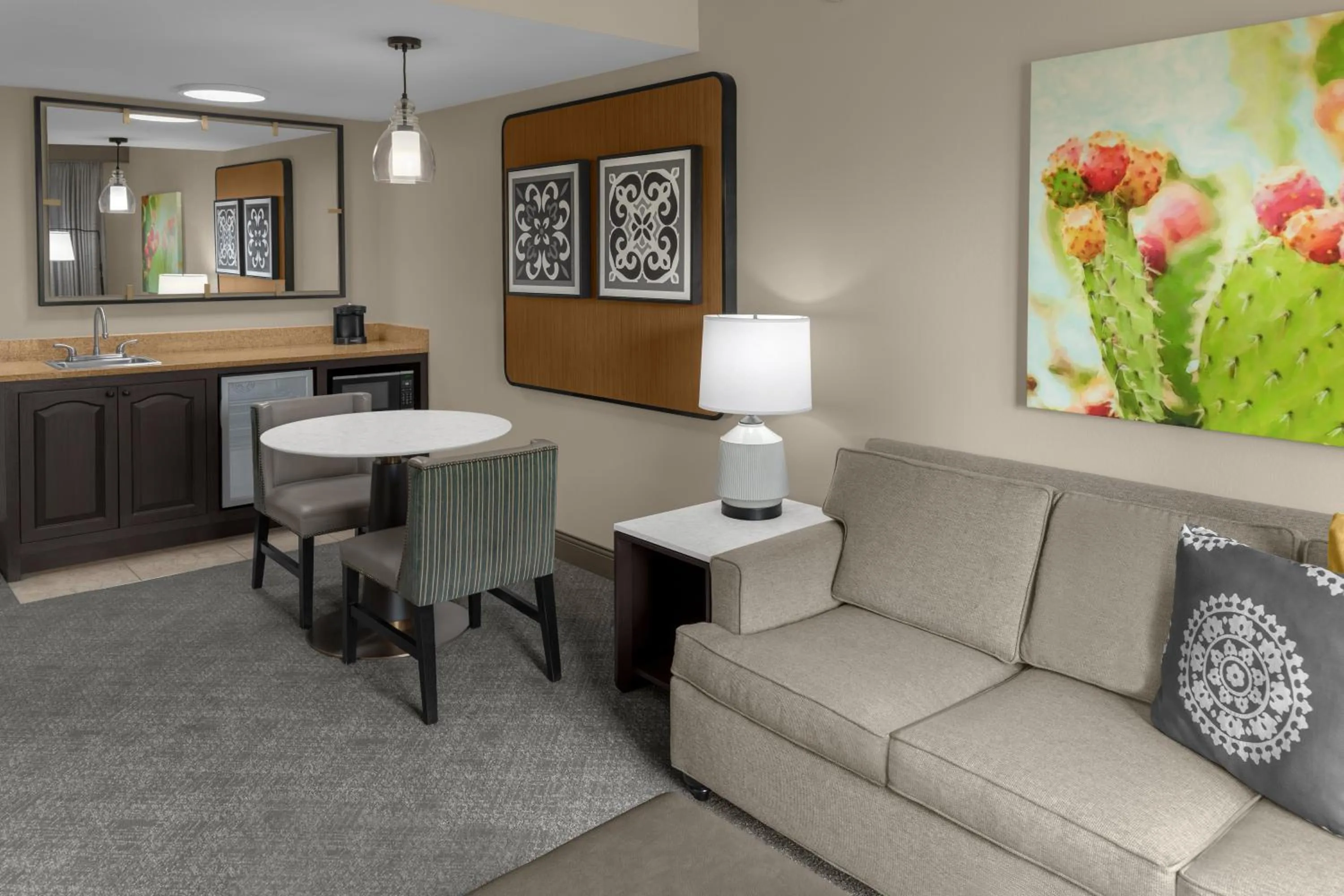 Living room in Embassy Suites San Antonio Riverwalk-Downtown