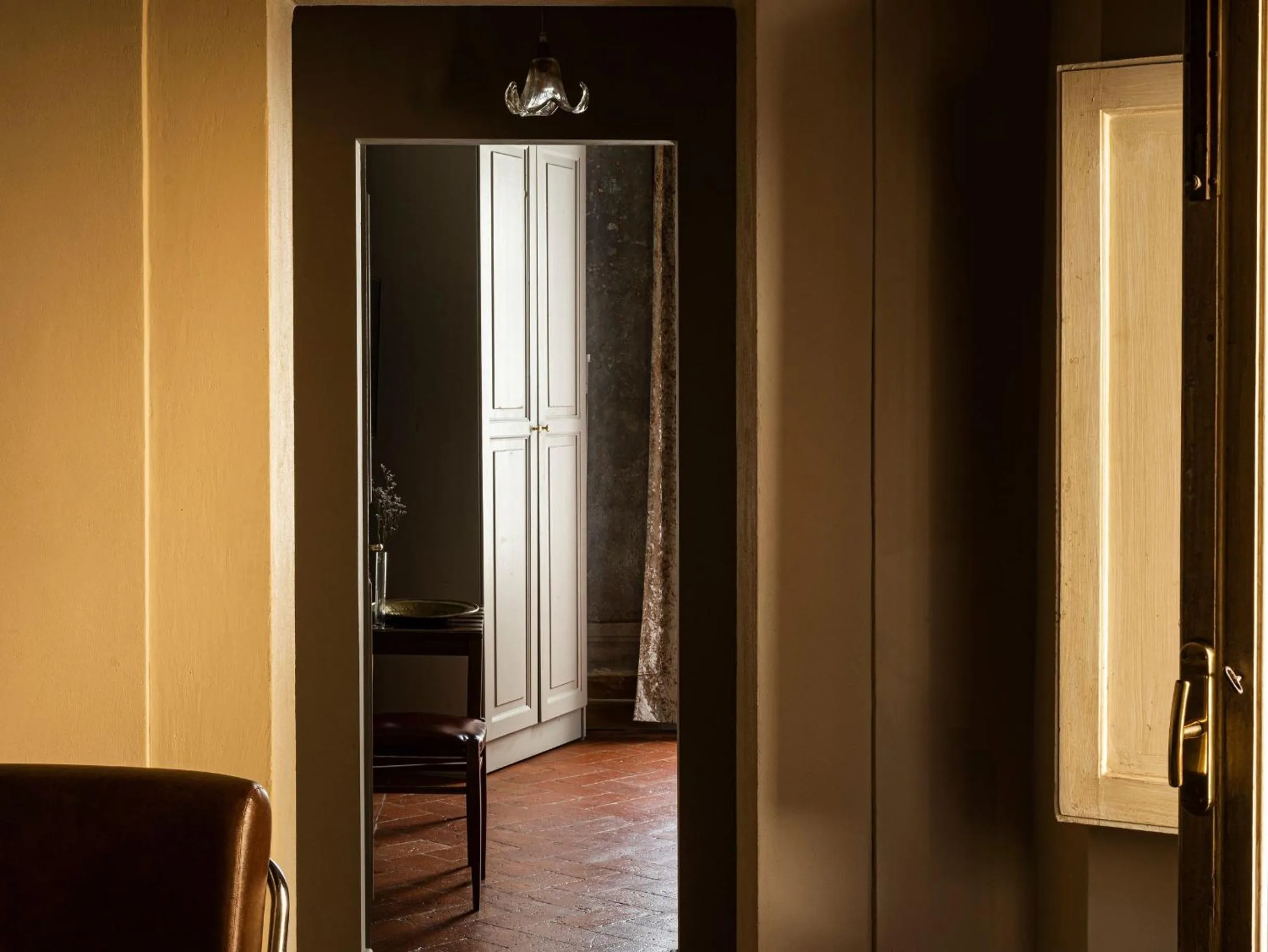 wardrobe in Numa Florence Palazzo San Niccolò