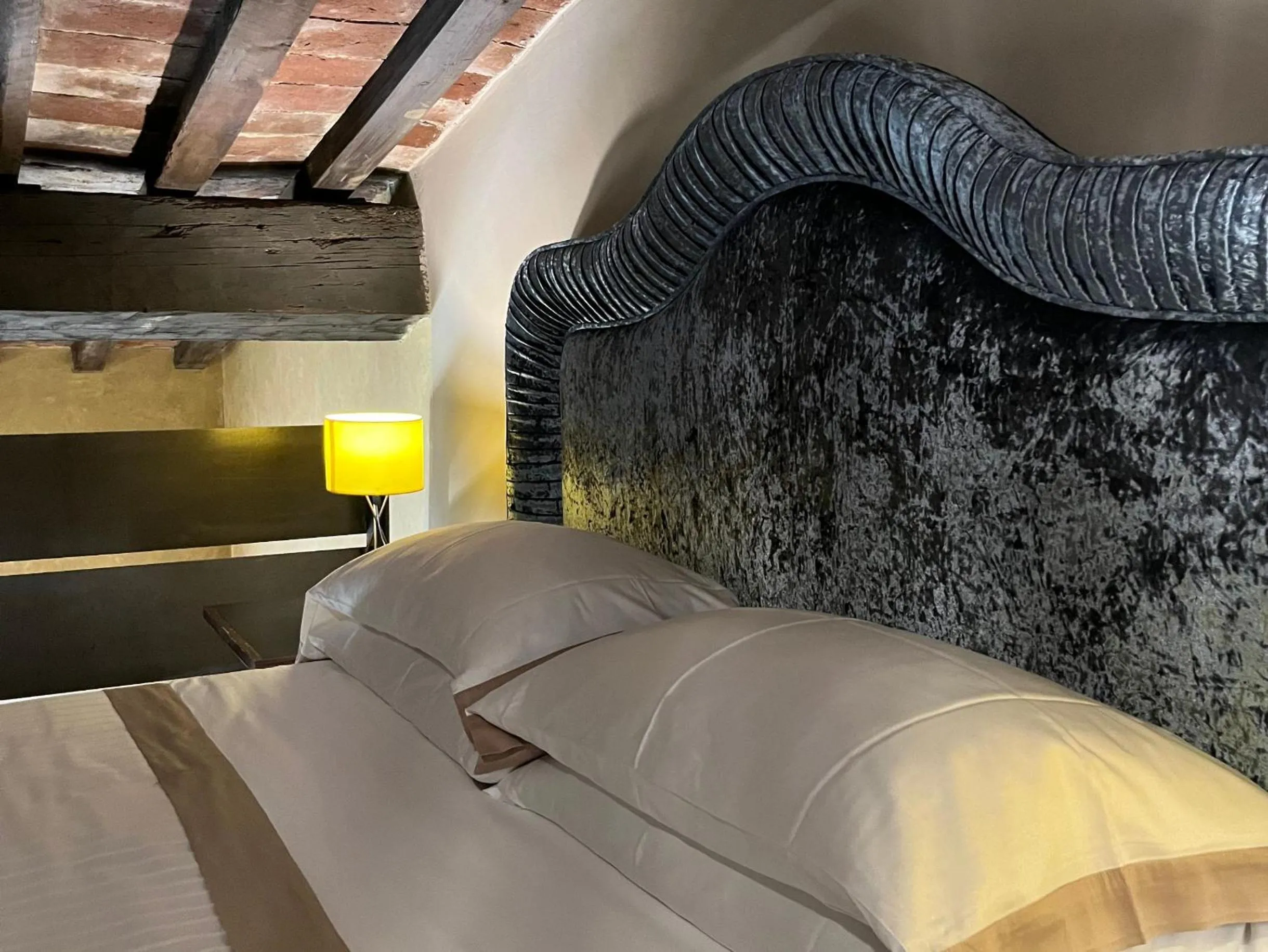 Bed in Numa Florence Palazzo San Niccolò