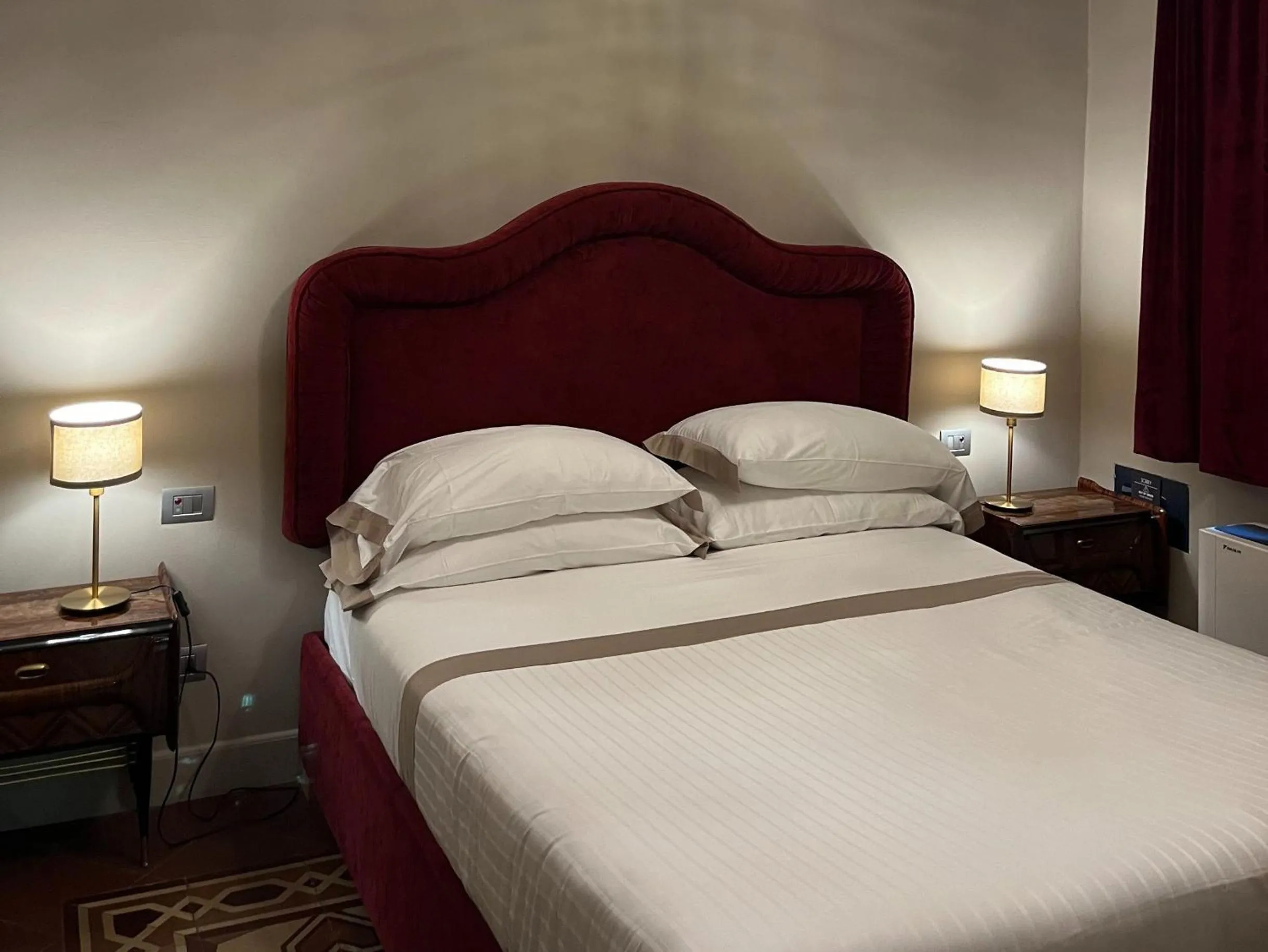 Bed in Numa Florence Palazzo San Niccolò