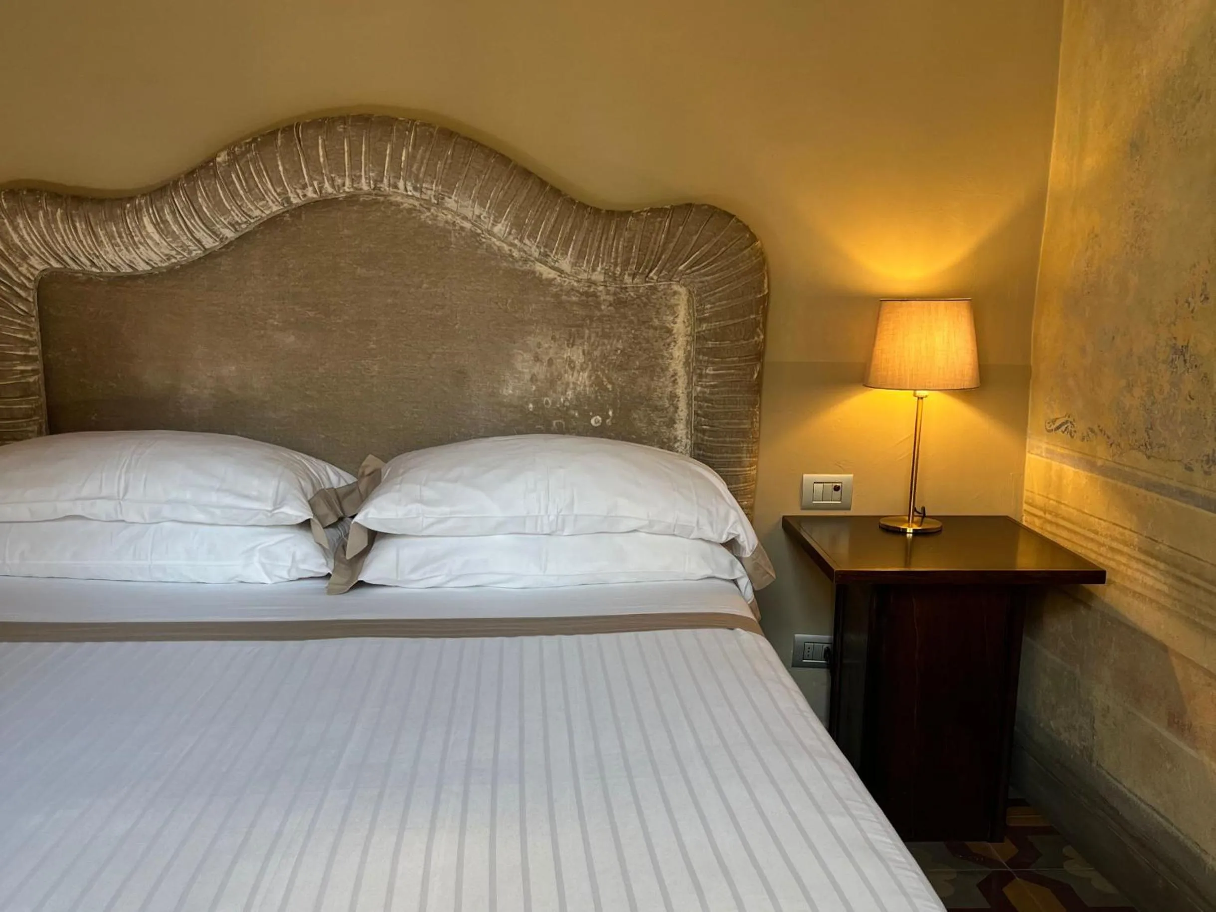 Bed in Numa Florence Palazzo San Niccolò