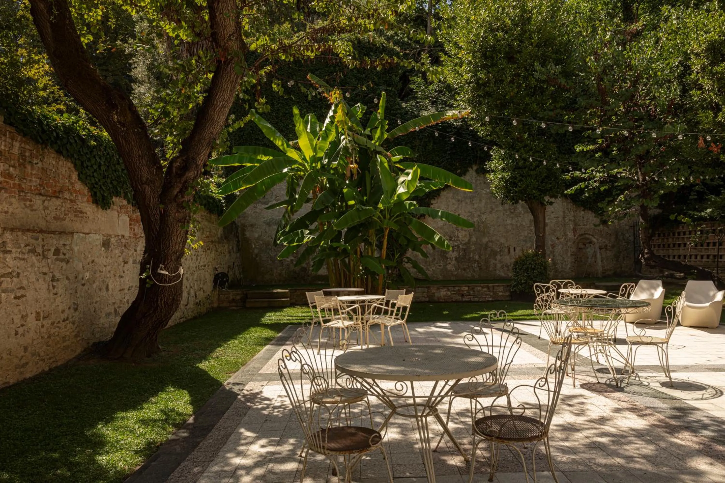 Garden in Numa Florence Palazzo San Niccolò