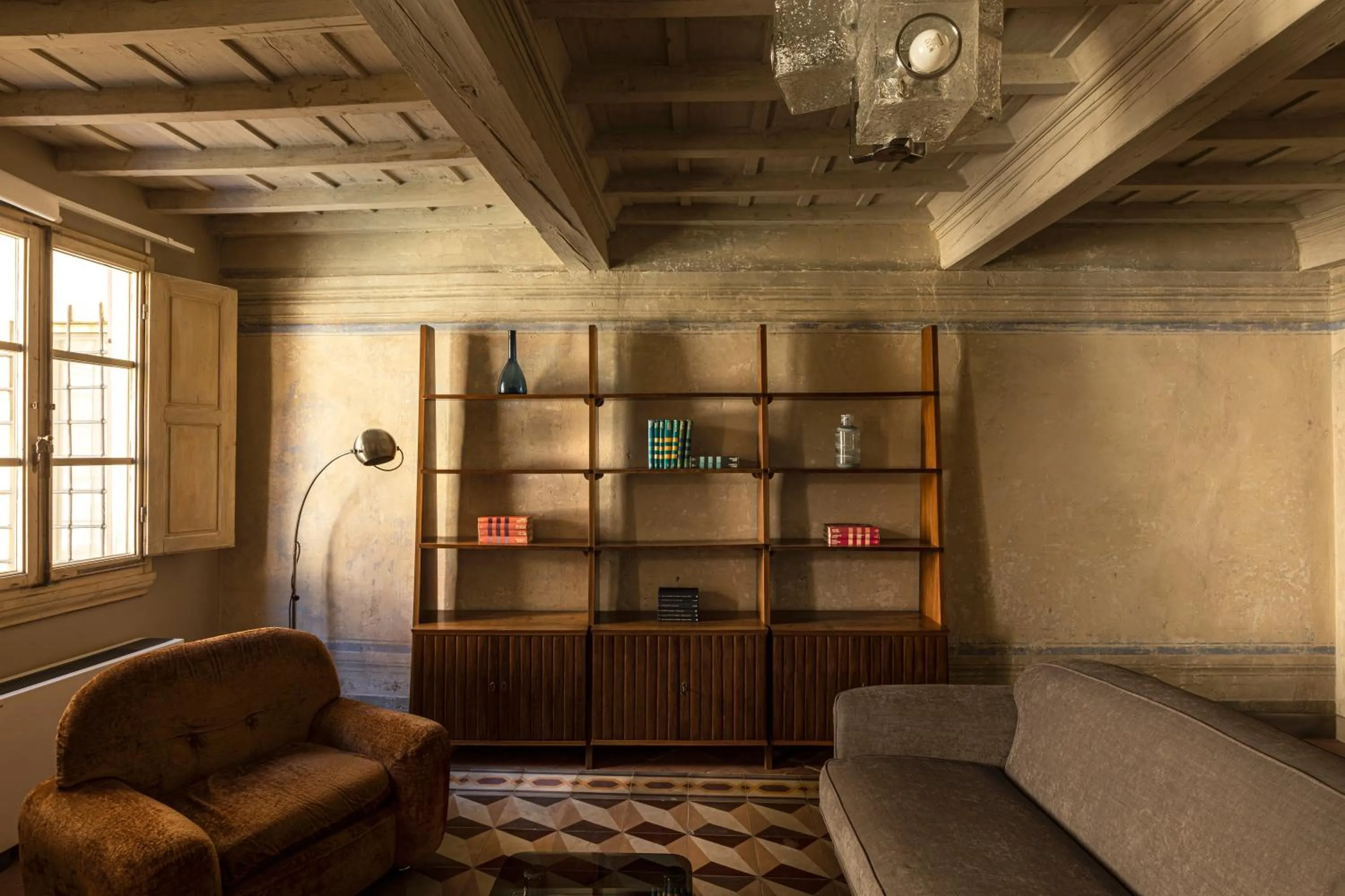 Living room in Numa Florence Palazzo San Niccolò
