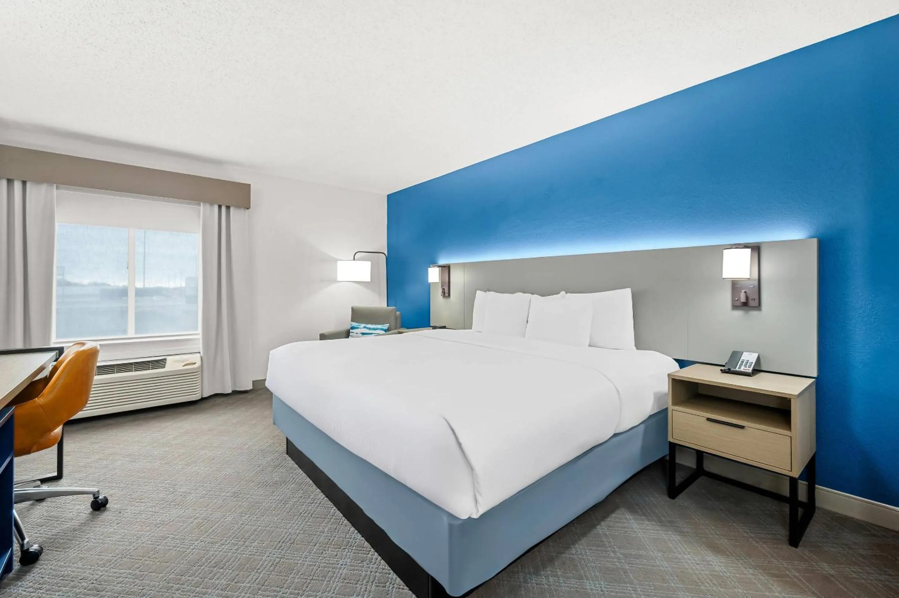 Bedroom, Bed in Comfort Inn Indianapolis East