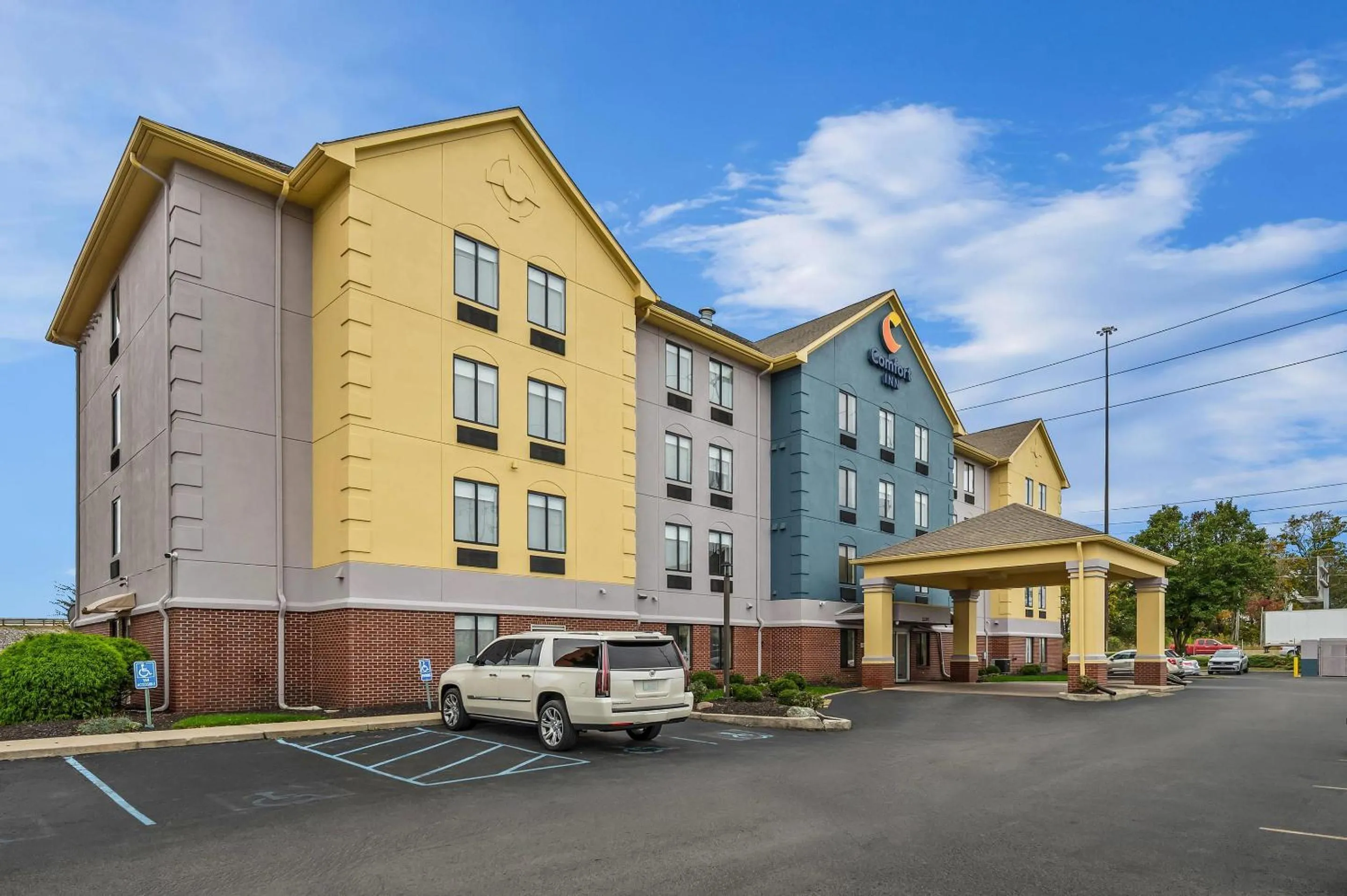 Property building in Comfort Inn Indianapolis East