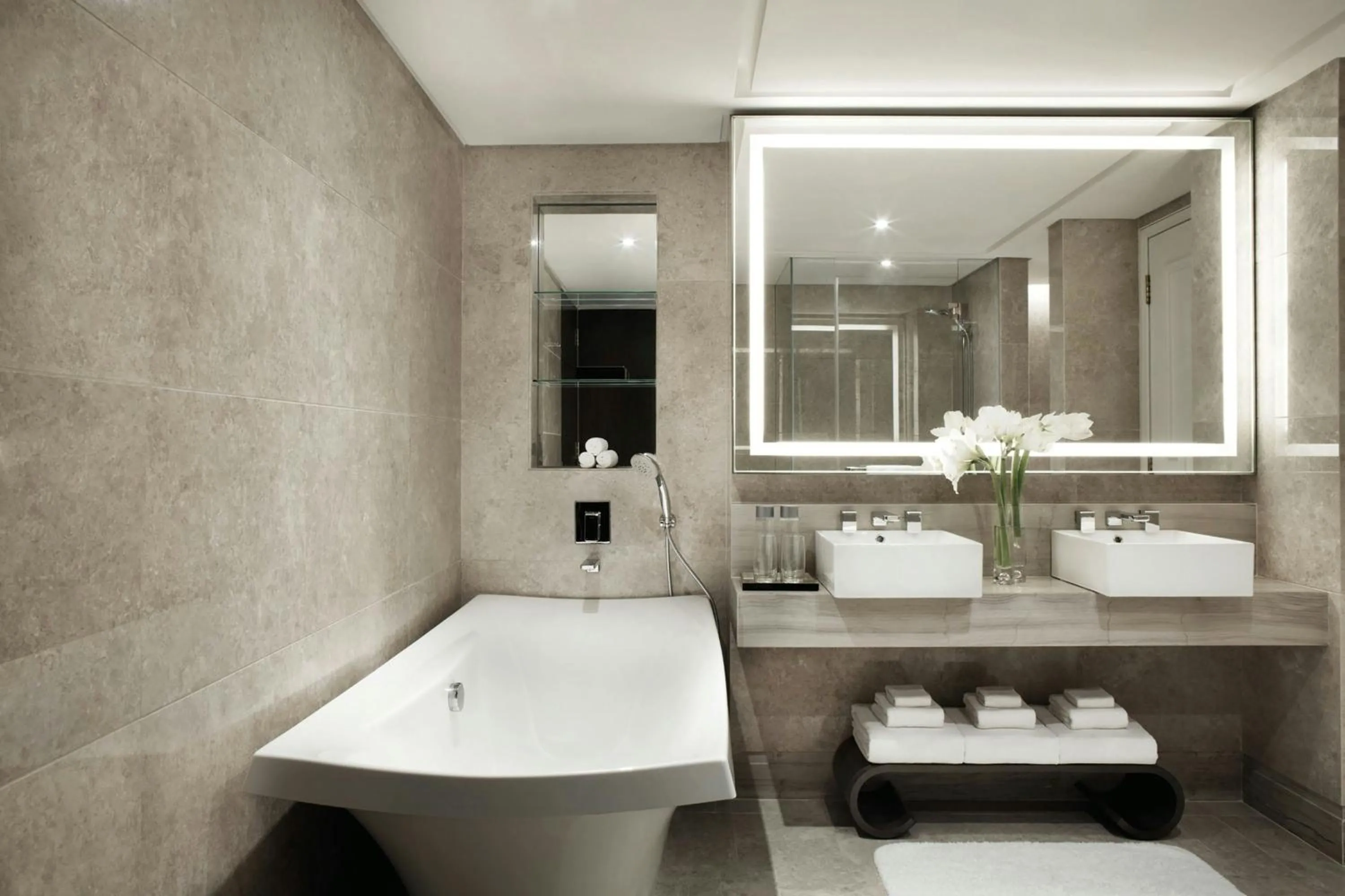 Bathroom in Singapore Marriott Tang Plaza Hotel