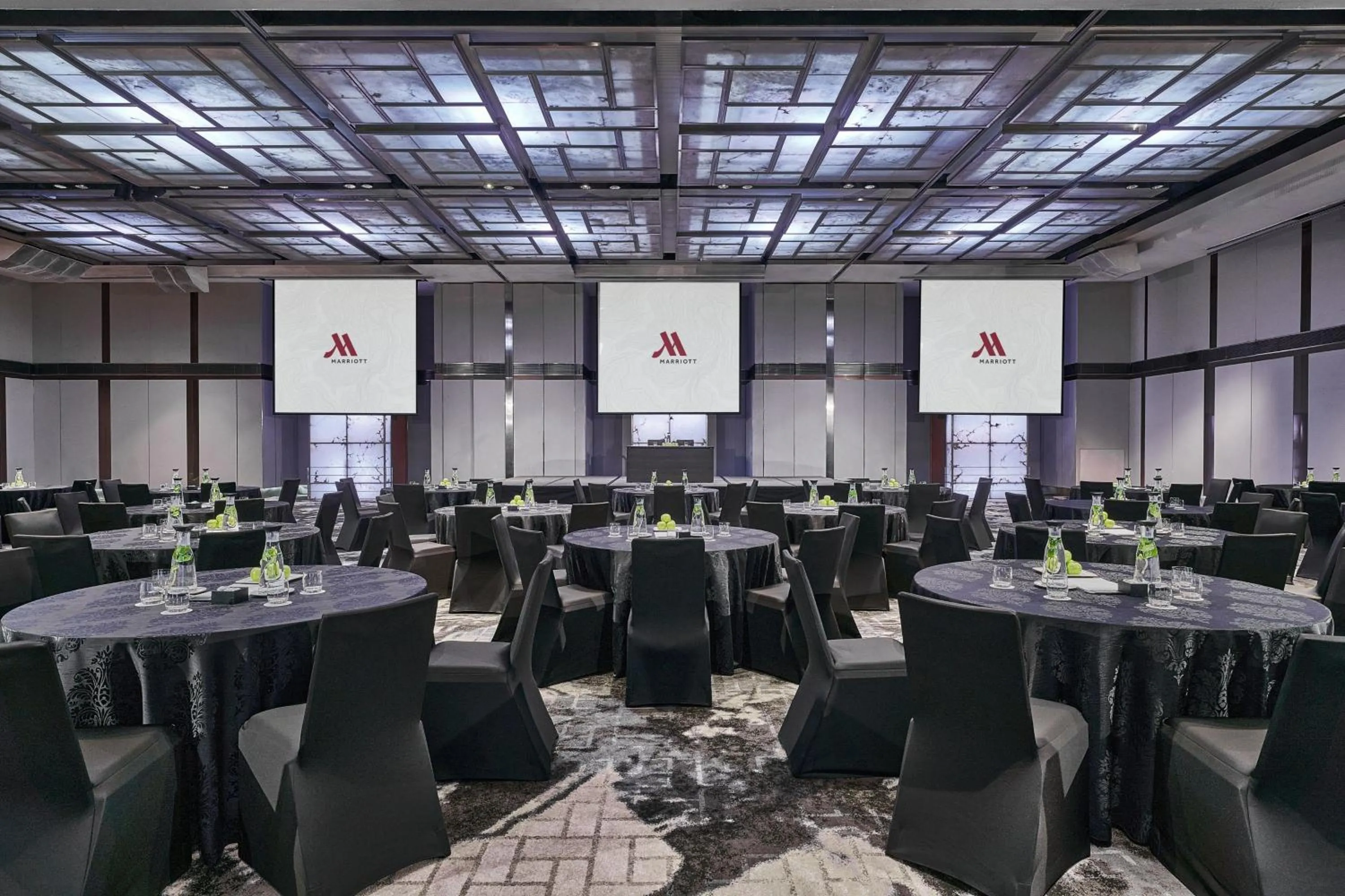 Meeting/conference room in Singapore Marriott Tang Plaza Hotel