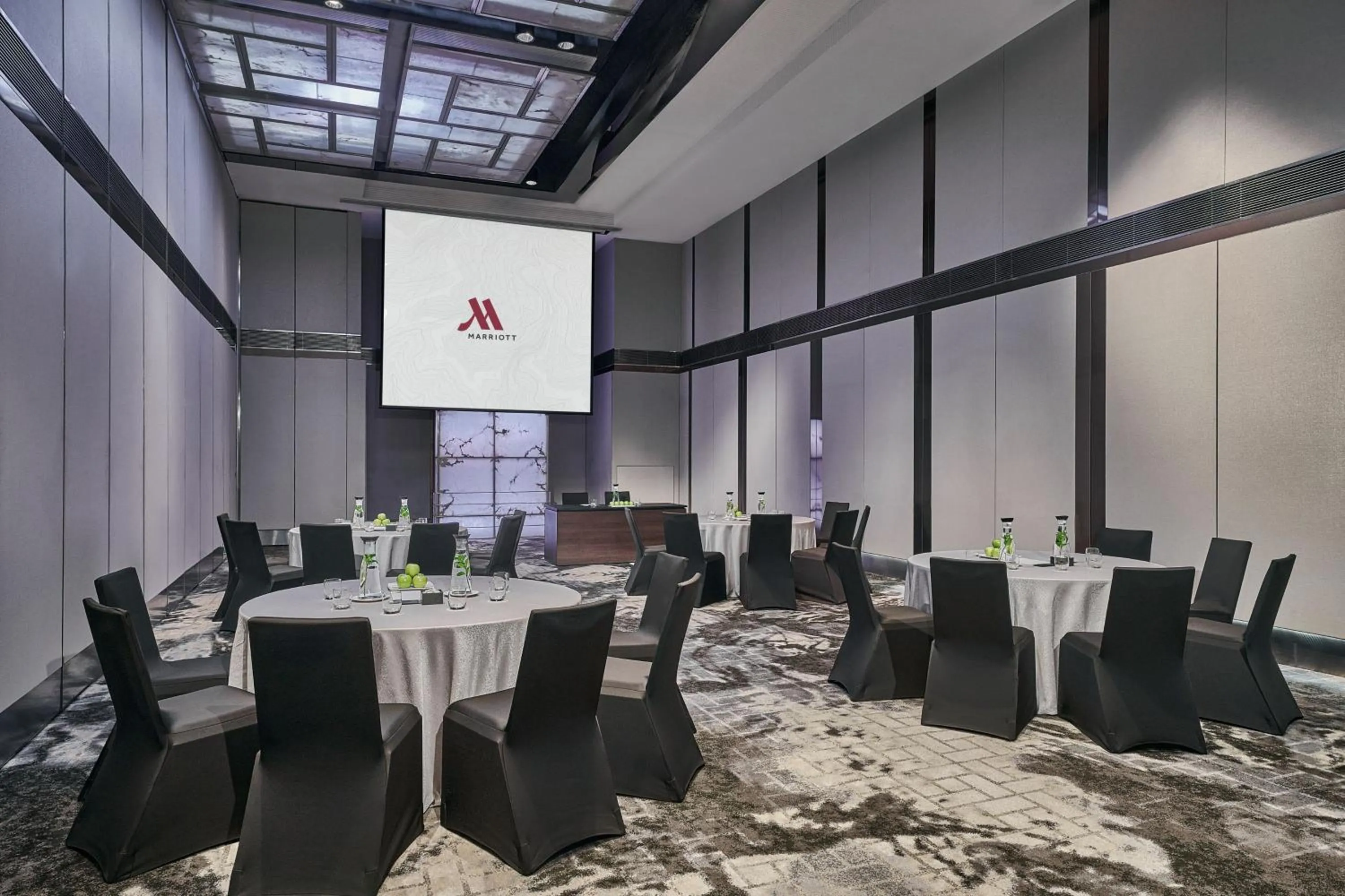 Meeting/conference room in Singapore Marriott Tang Plaza Hotel