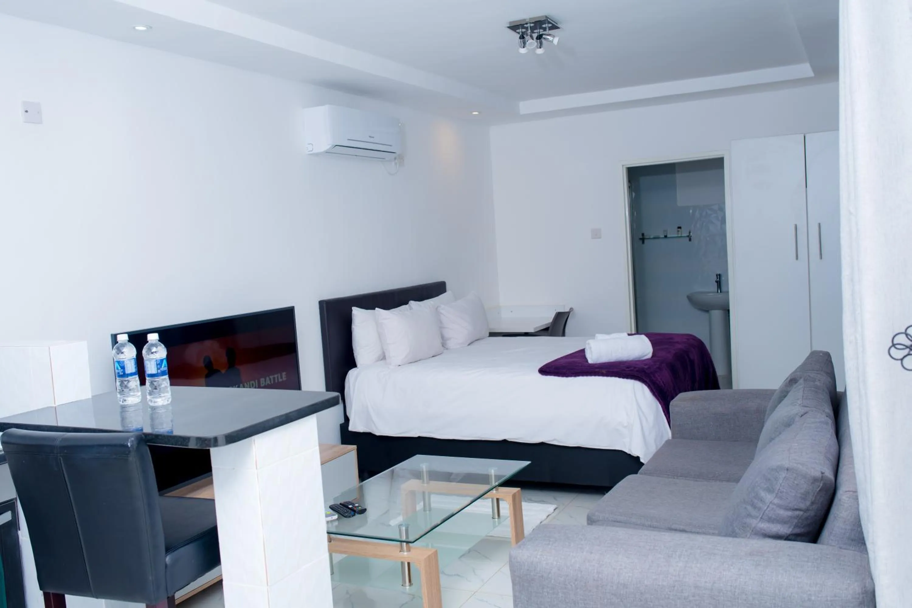 Communal lounge/ TV room, Bed in Mt Pleasant Bed and Breakfast Ltd