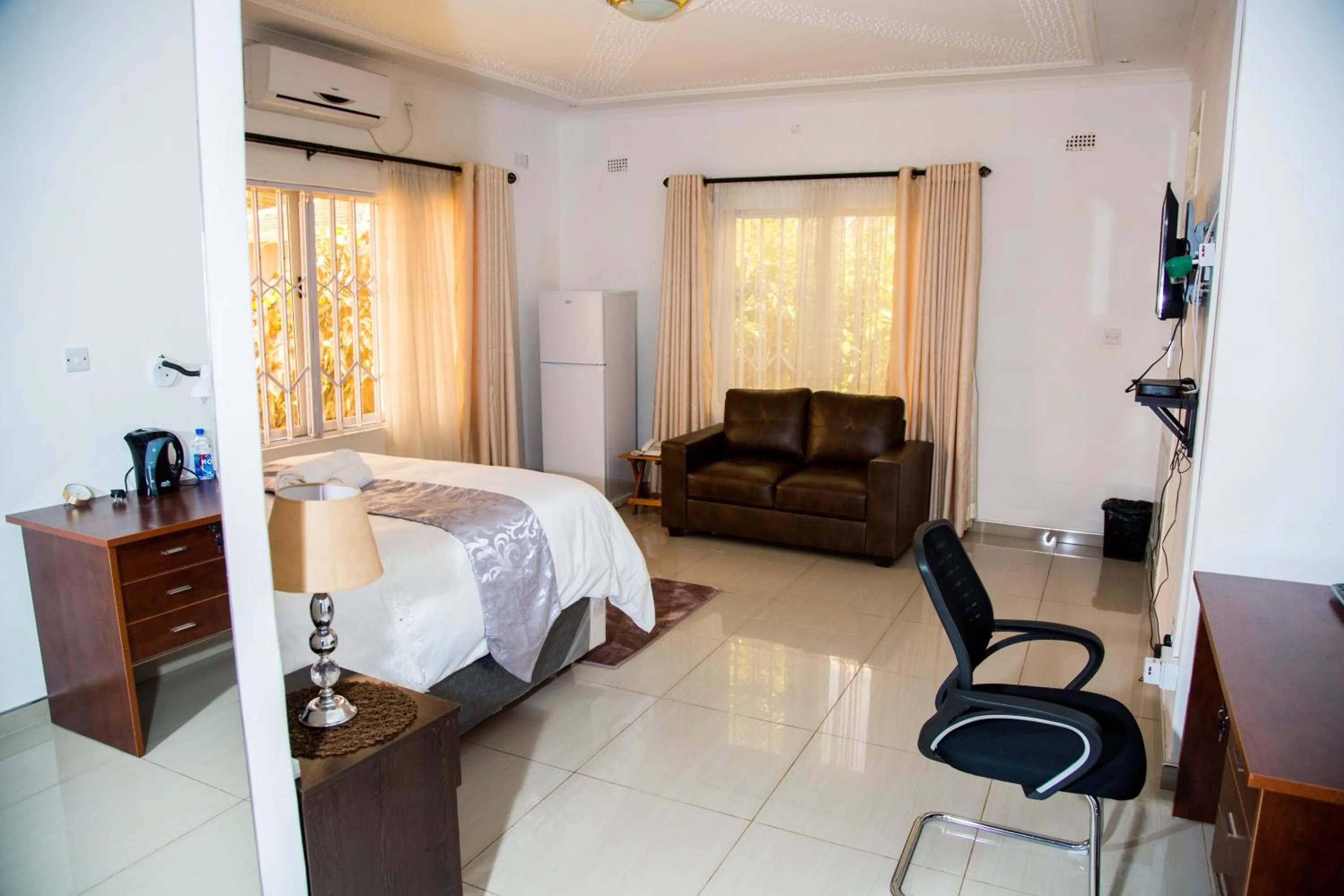 Photo of the whole room, Bed in Mt Pleasant Bed and Breakfast Ltd