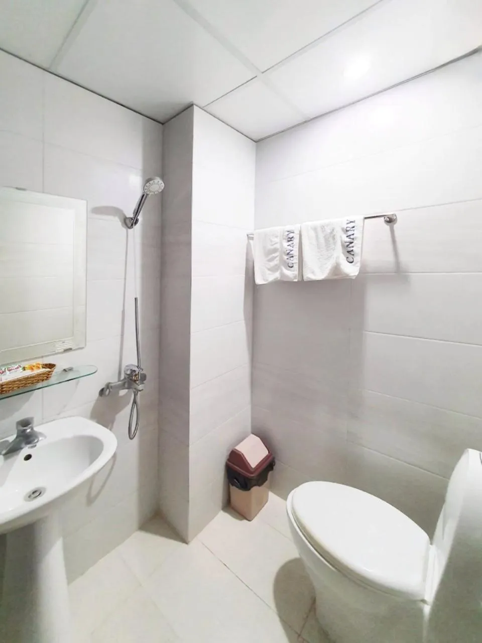 Shower in Canary Hotel Hue