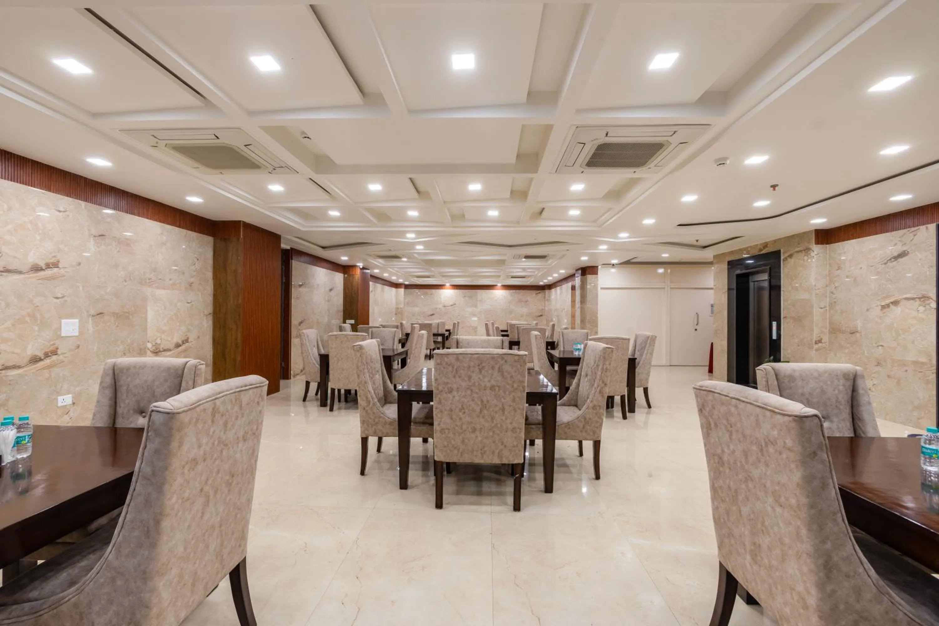 Banquet/Function facilities in Arch - Near Aerocity New Delhi