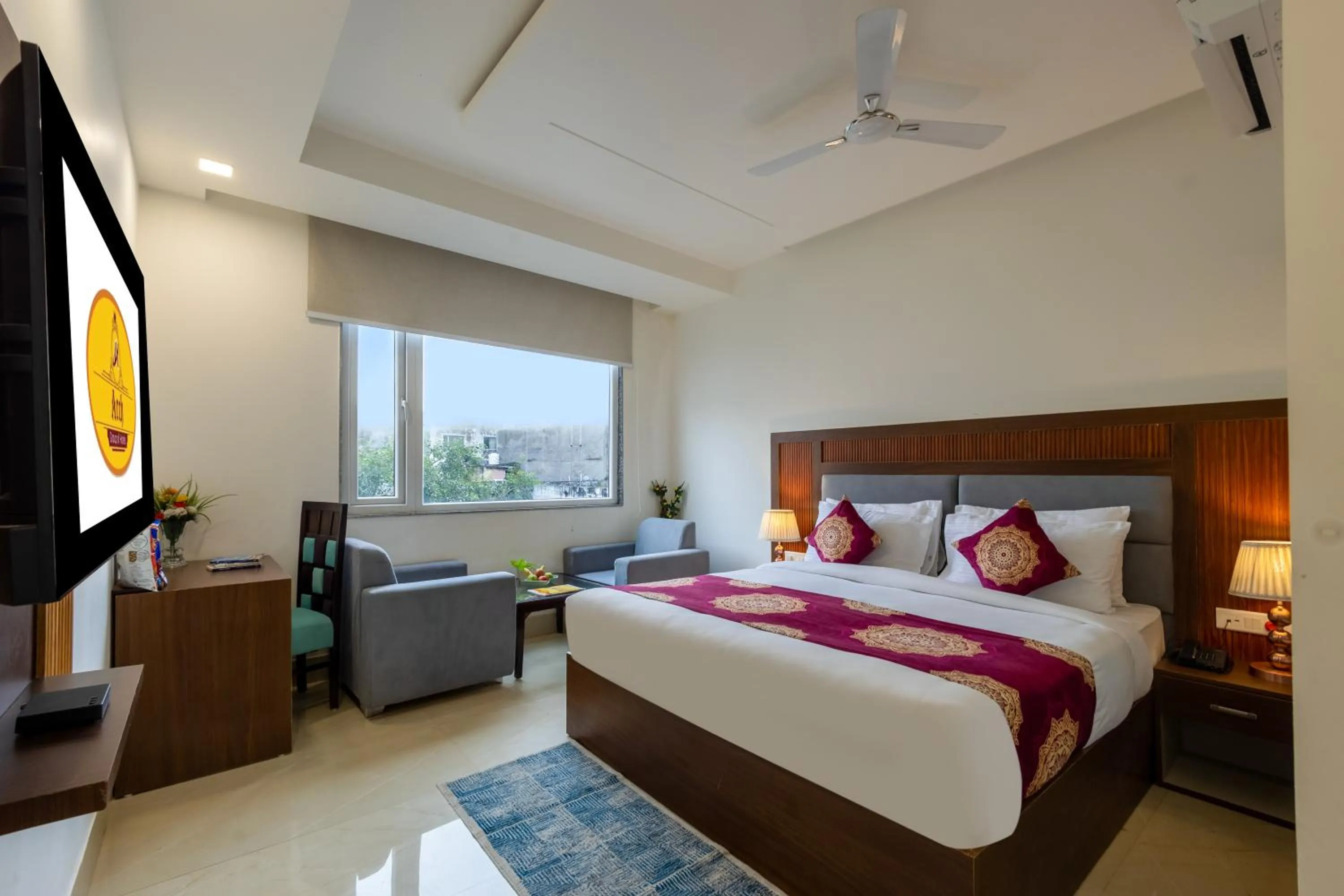 Bed in Arch - Near Aerocity New Delhi