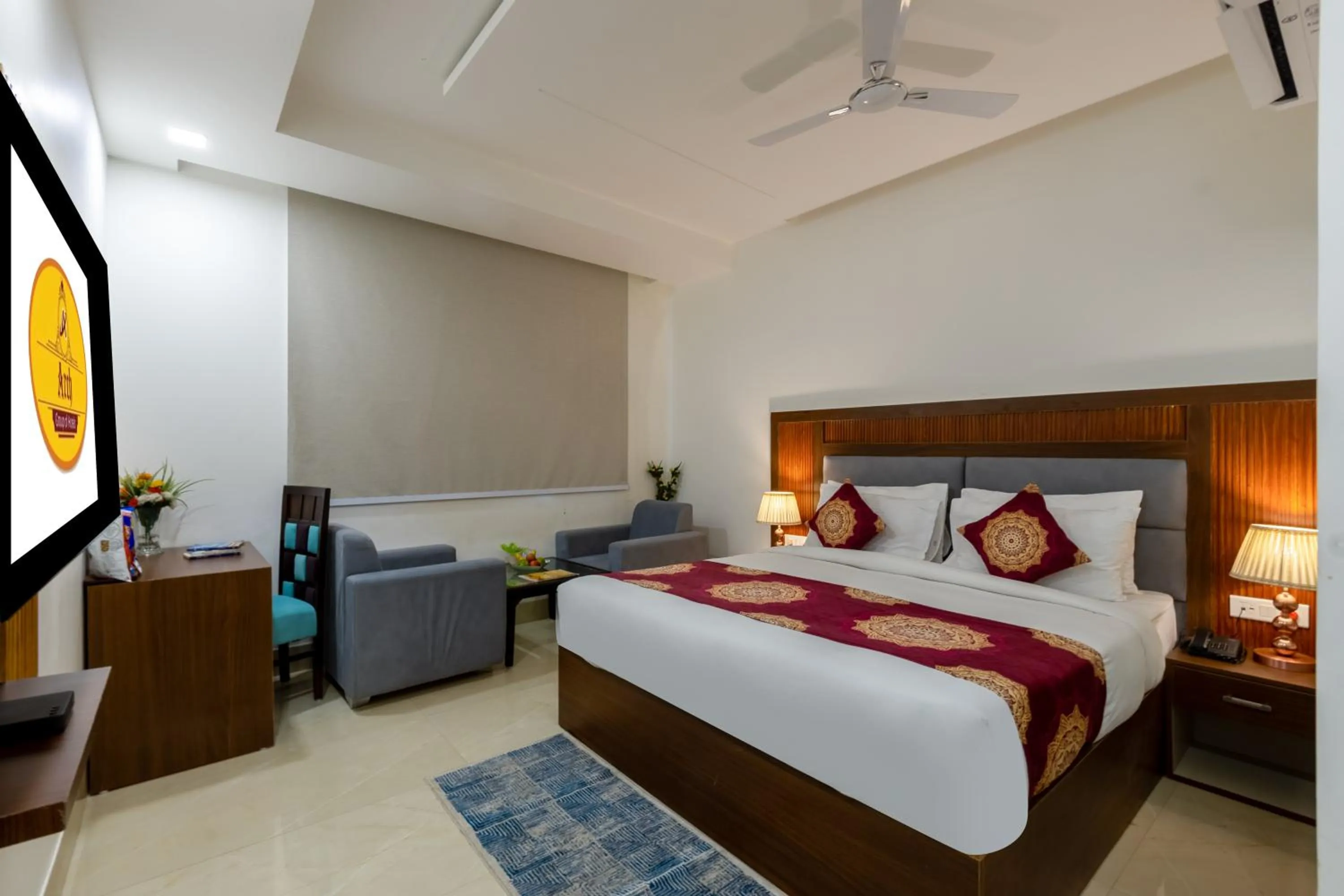 Bed in Arch - Near Aerocity New Delhi