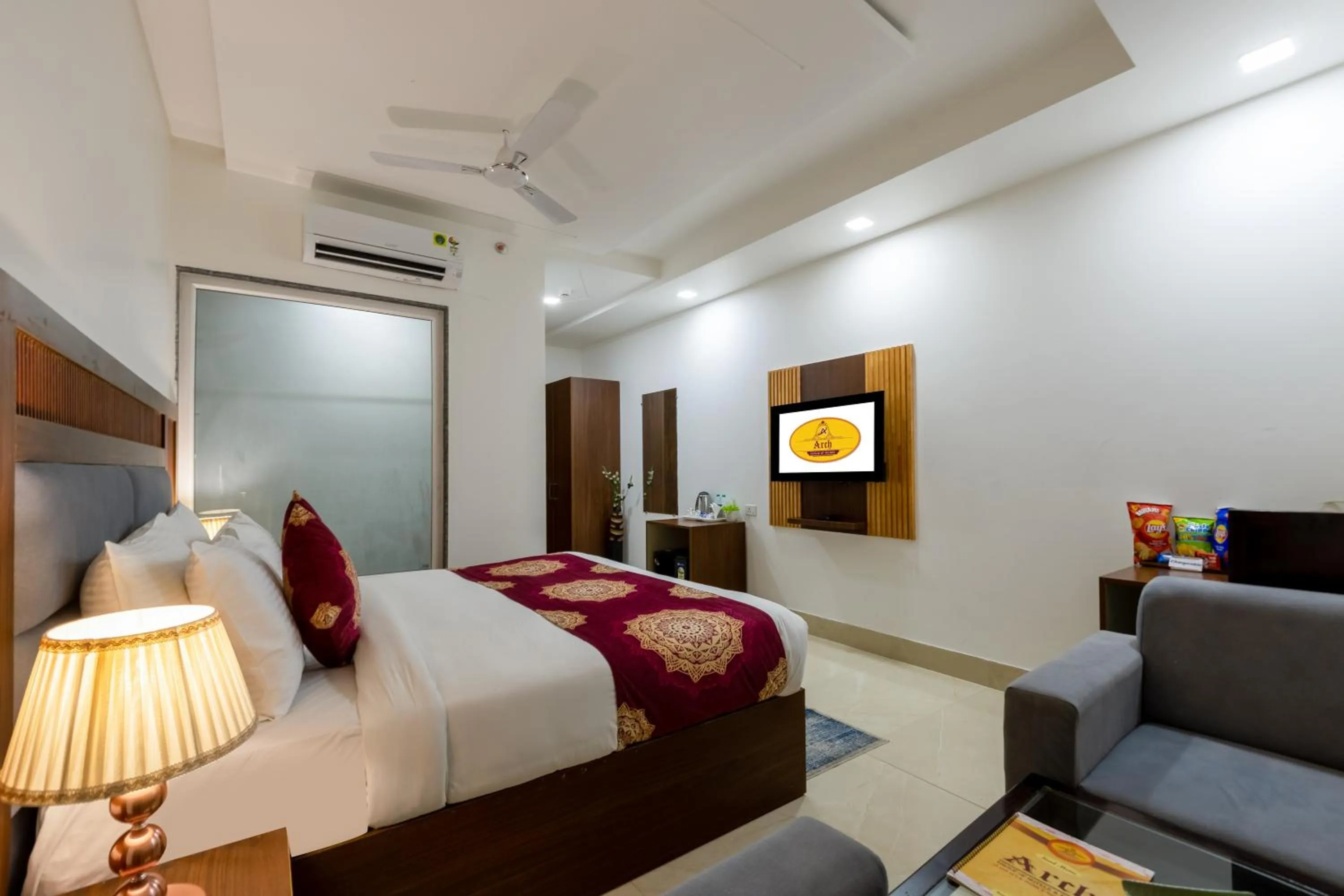 Bed in Arch - Near Aerocity New Delhi