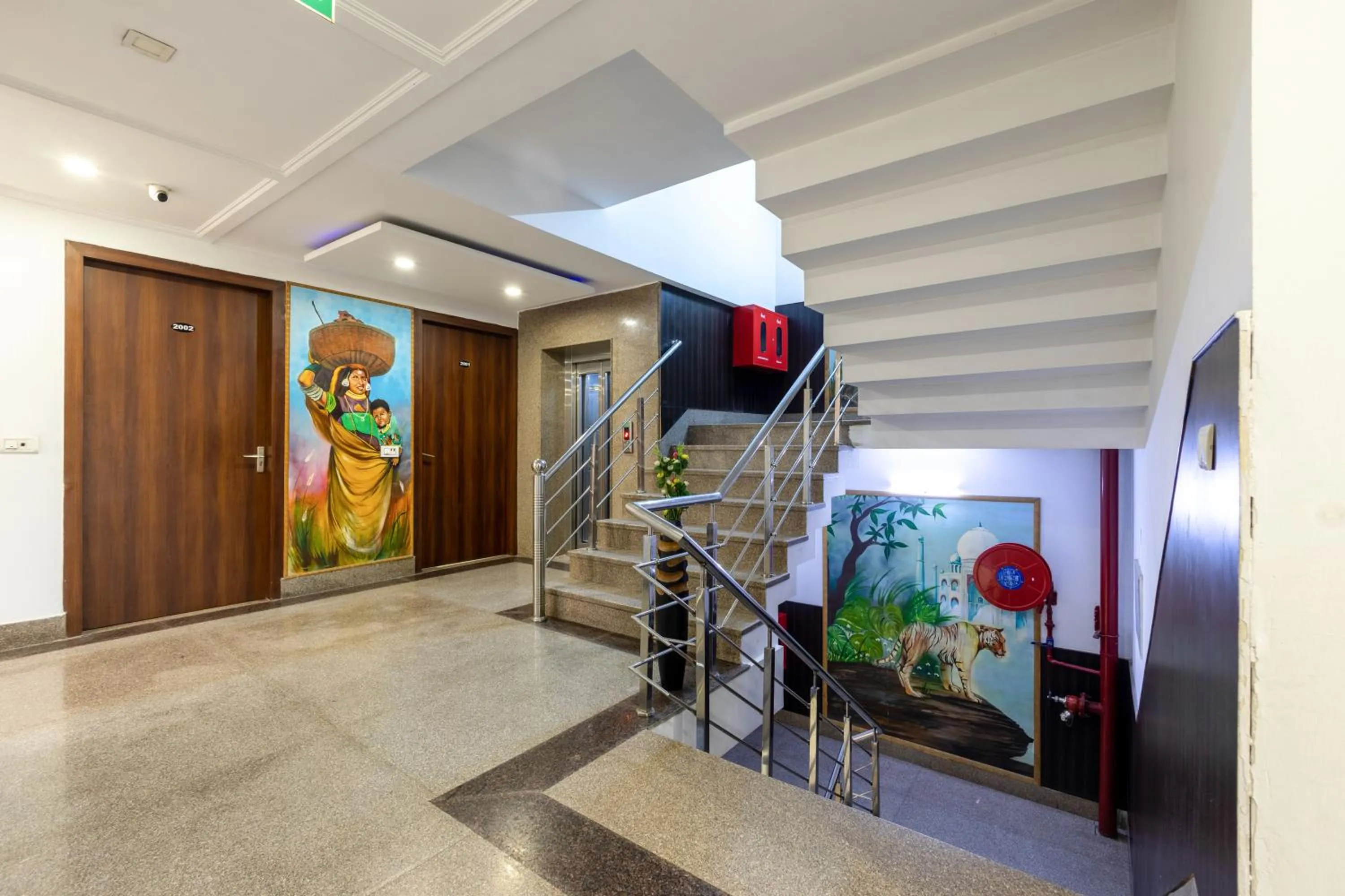 elevator in Arch - Near Aerocity New Delhi