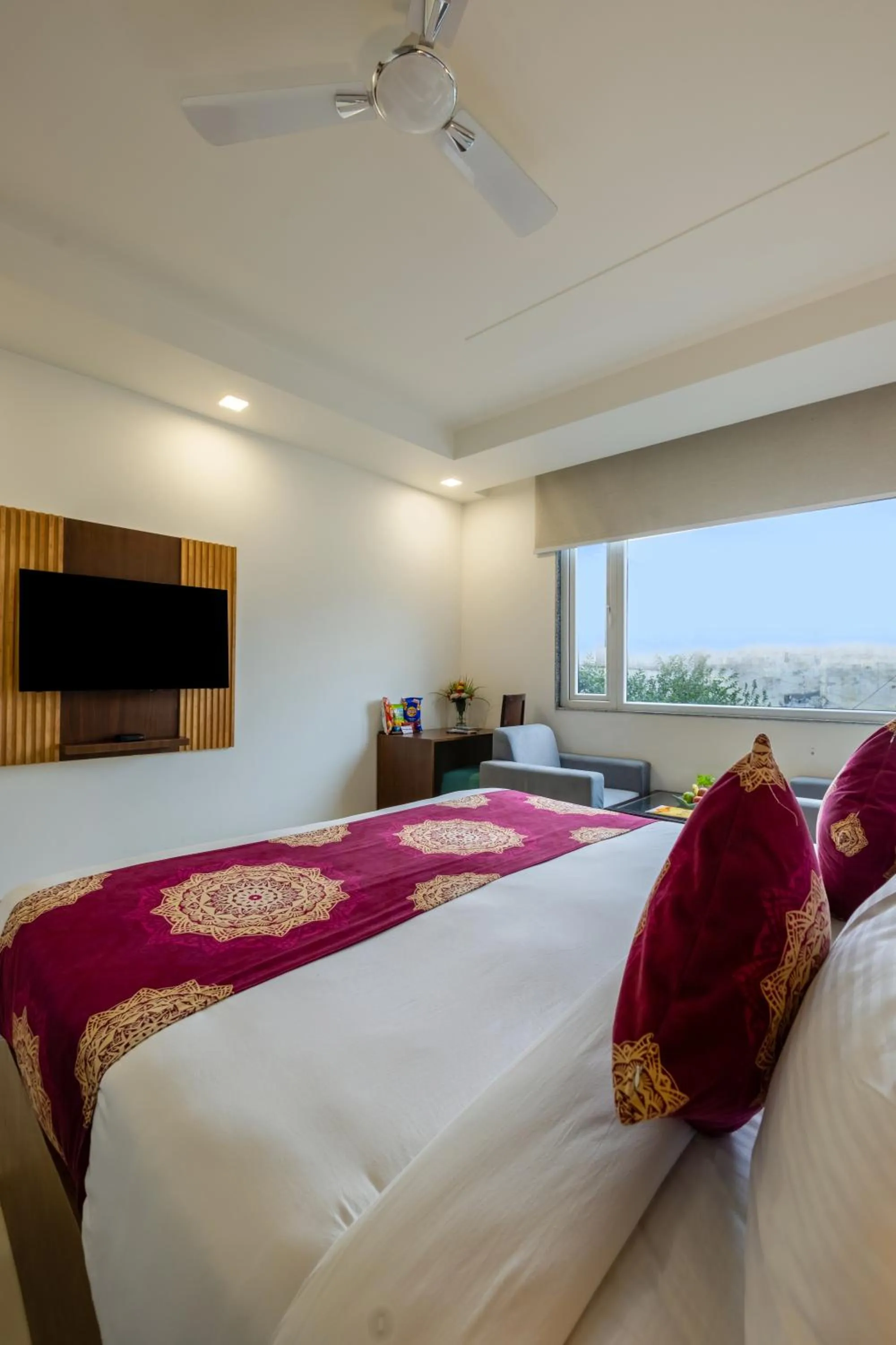 Bed in Arch - Near Aerocity New Delhi