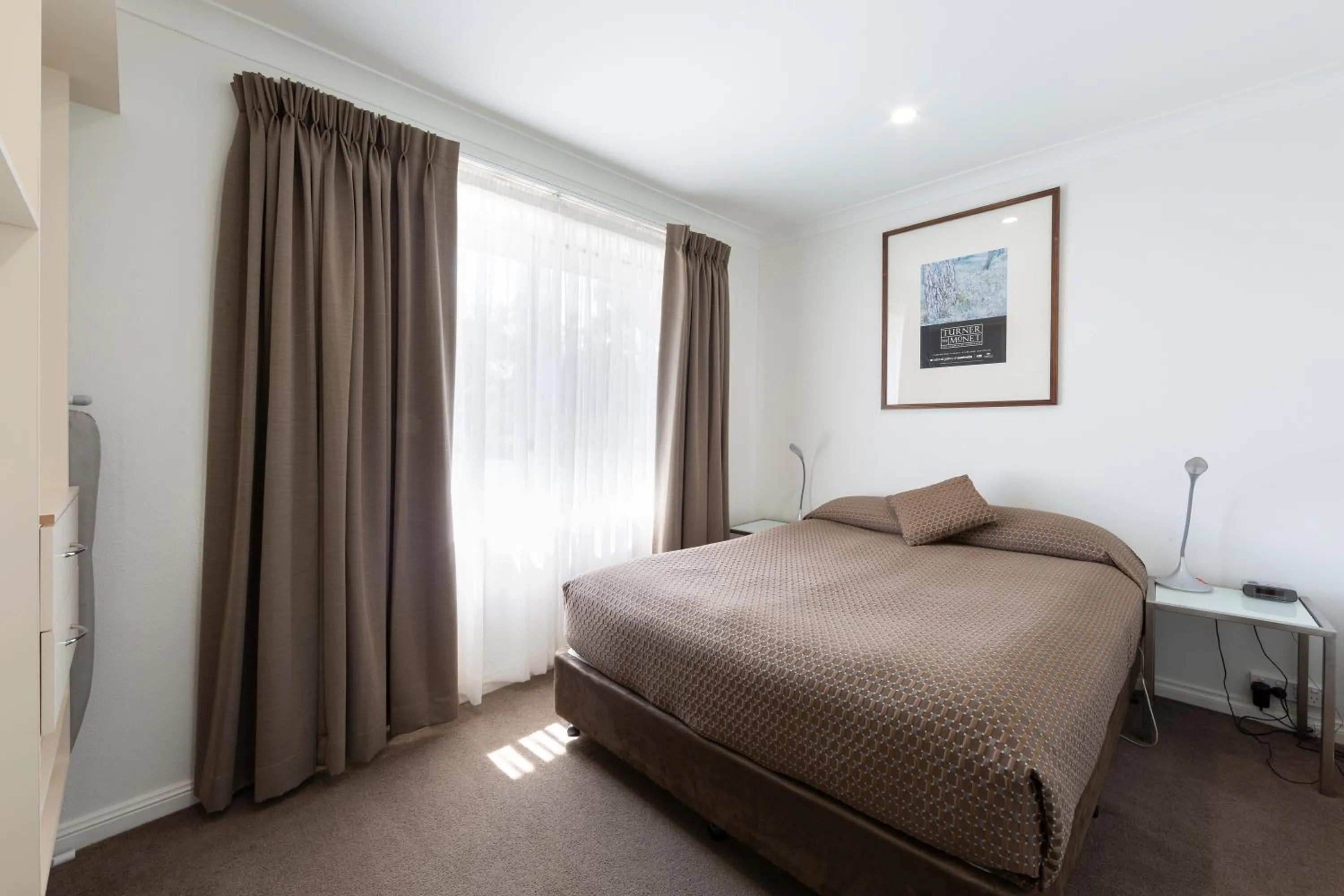 Bed in Forrest Hotel & Apartments