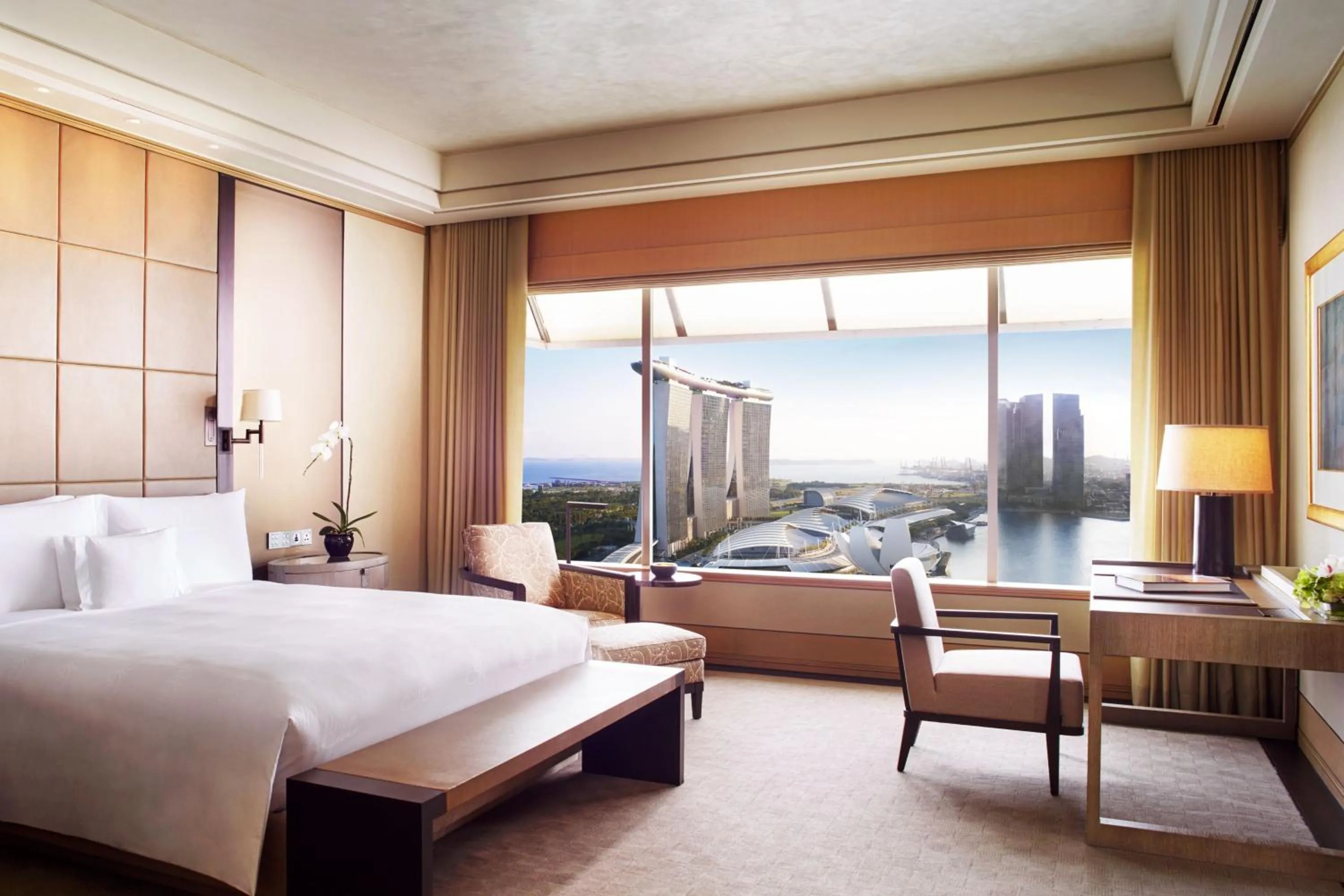 Bedroom, Bed in The Ritz-Carlton, Millenia Singapore