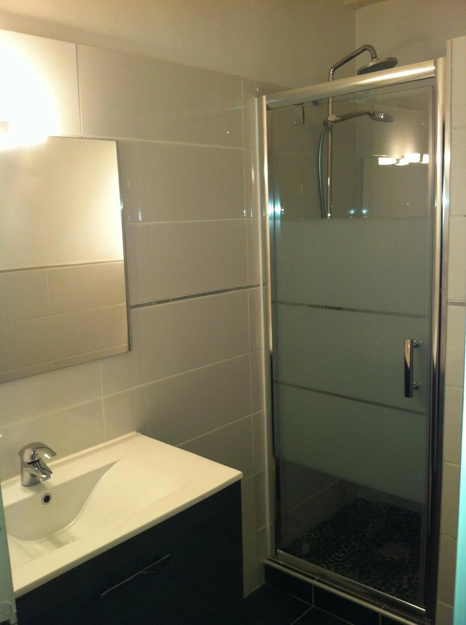 Bathroom in Hôtel L'Eau Des Collines