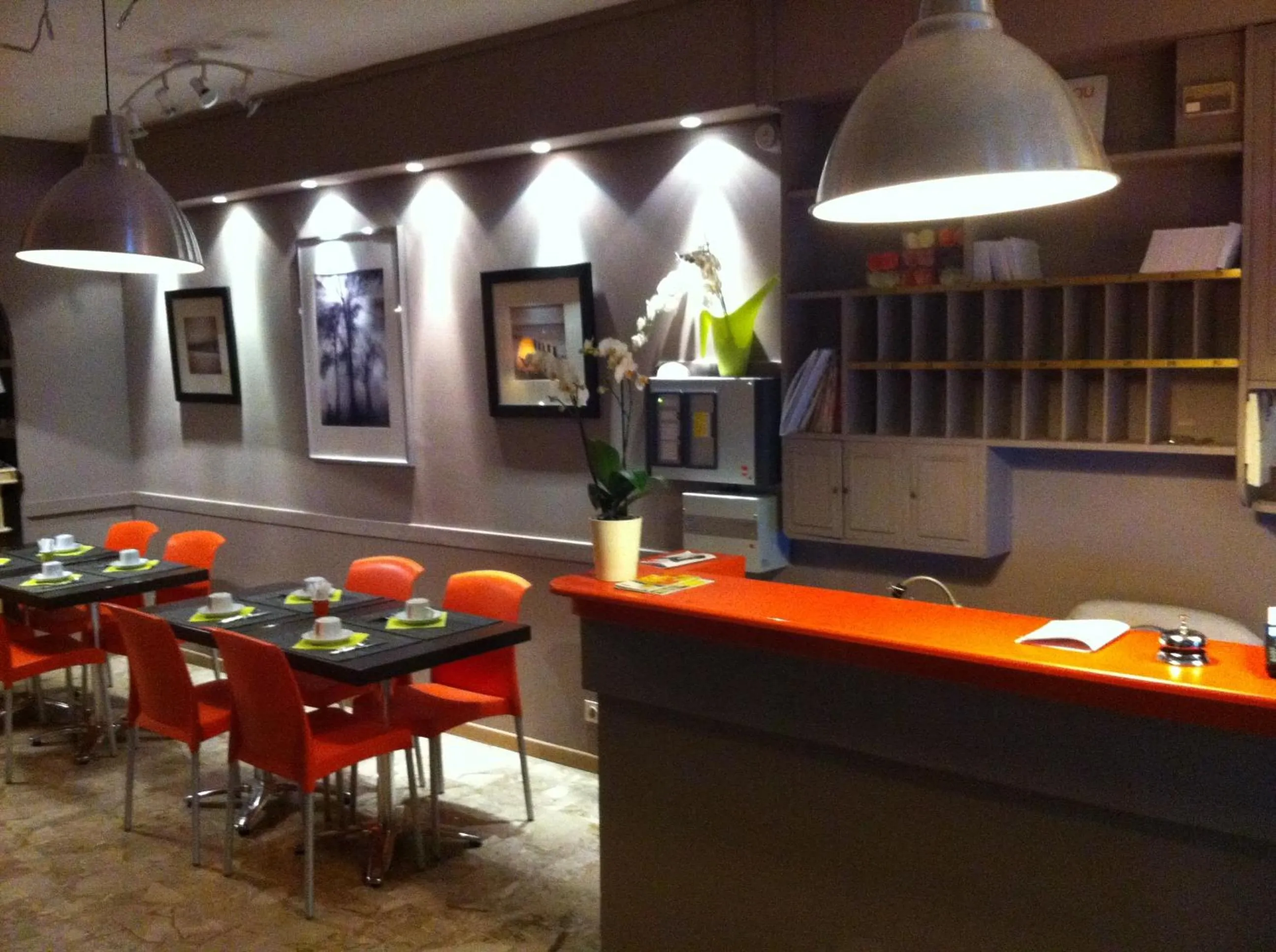 Restaurant/places to eat in Hôtel L'Eau Des Collines