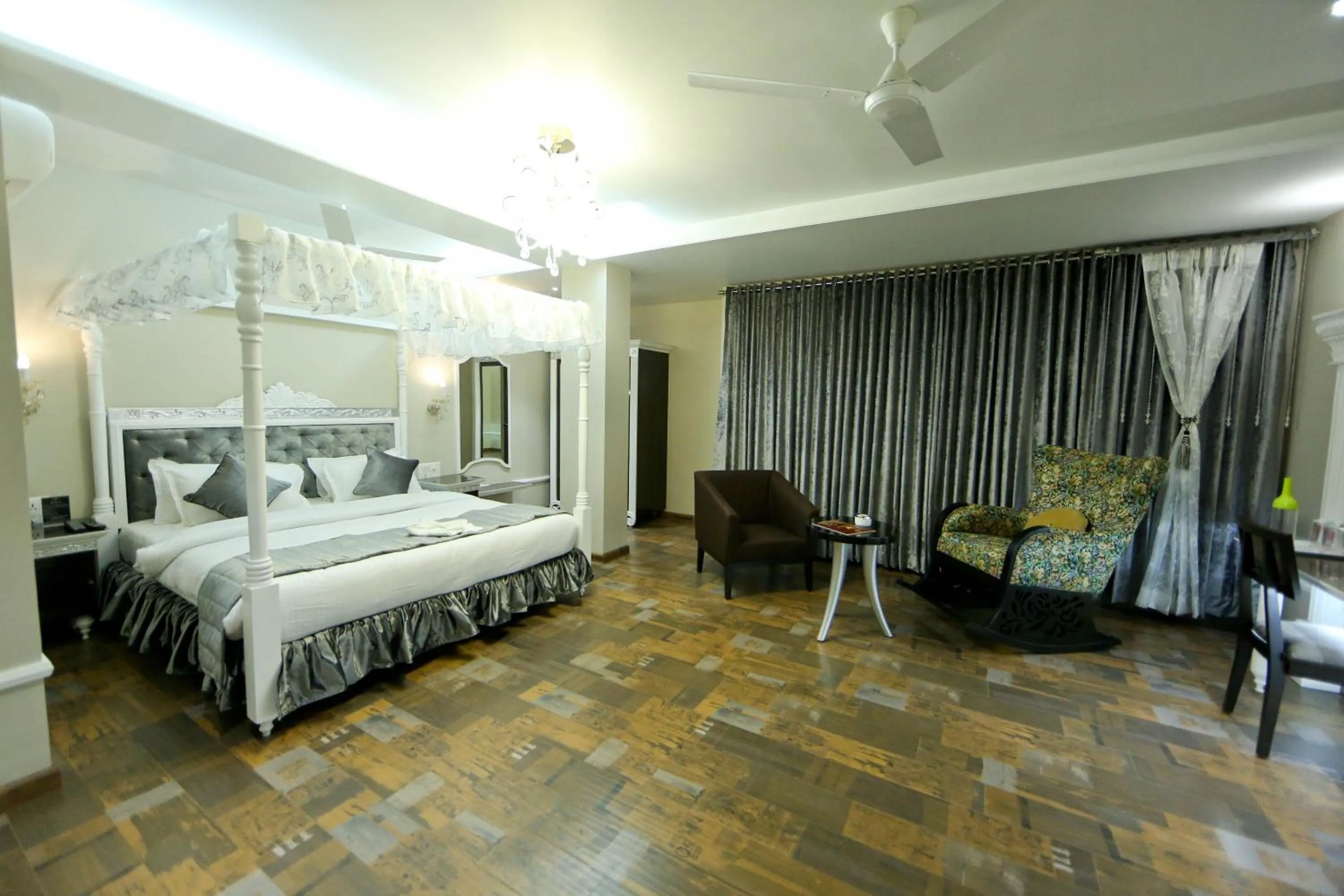 Photo of the whole room, Bed in Hotel President