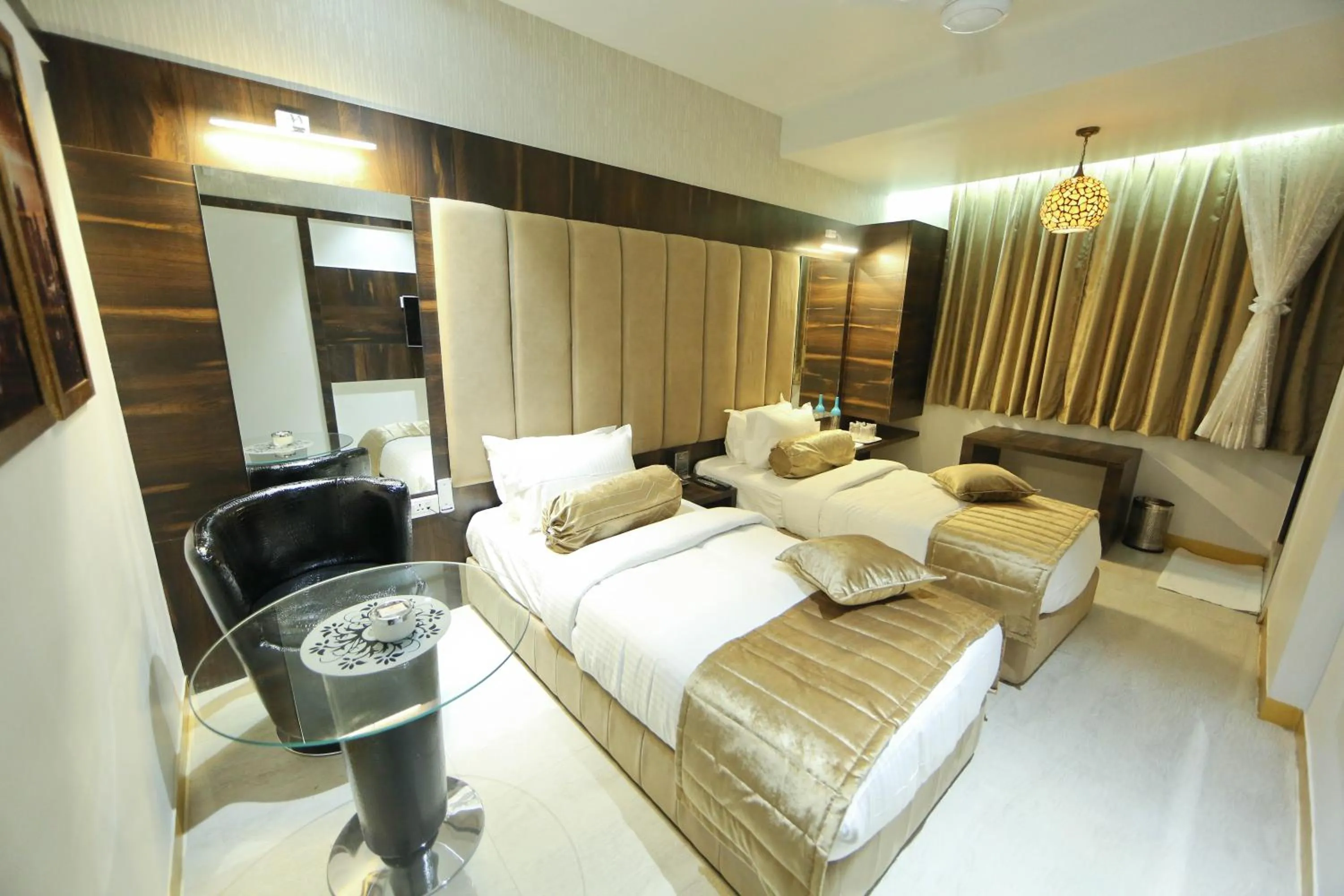 Photo of the whole room, Bed in Hotel President