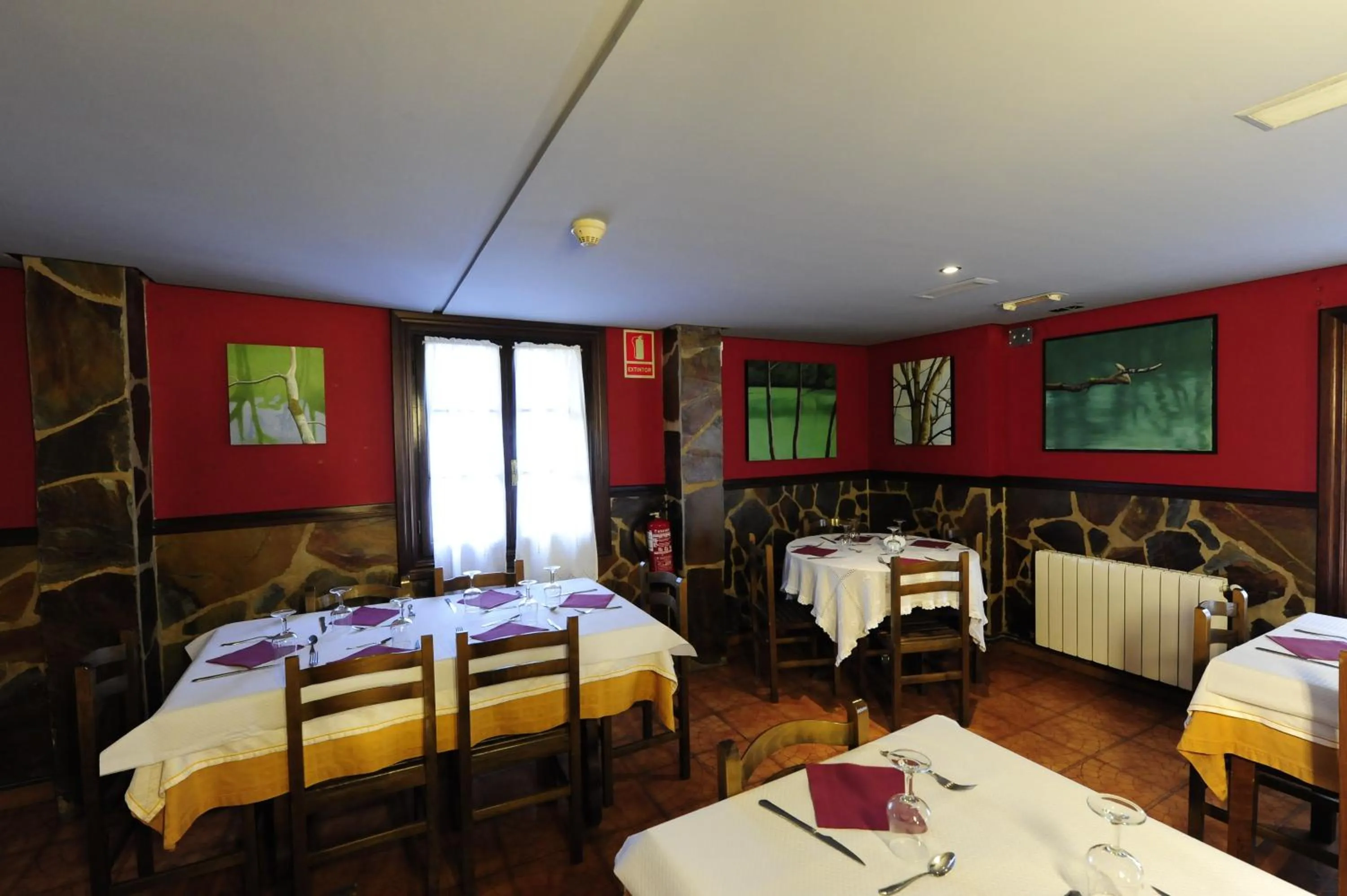 Restaurant/places to eat, Bed in Hotel Rural Bereau