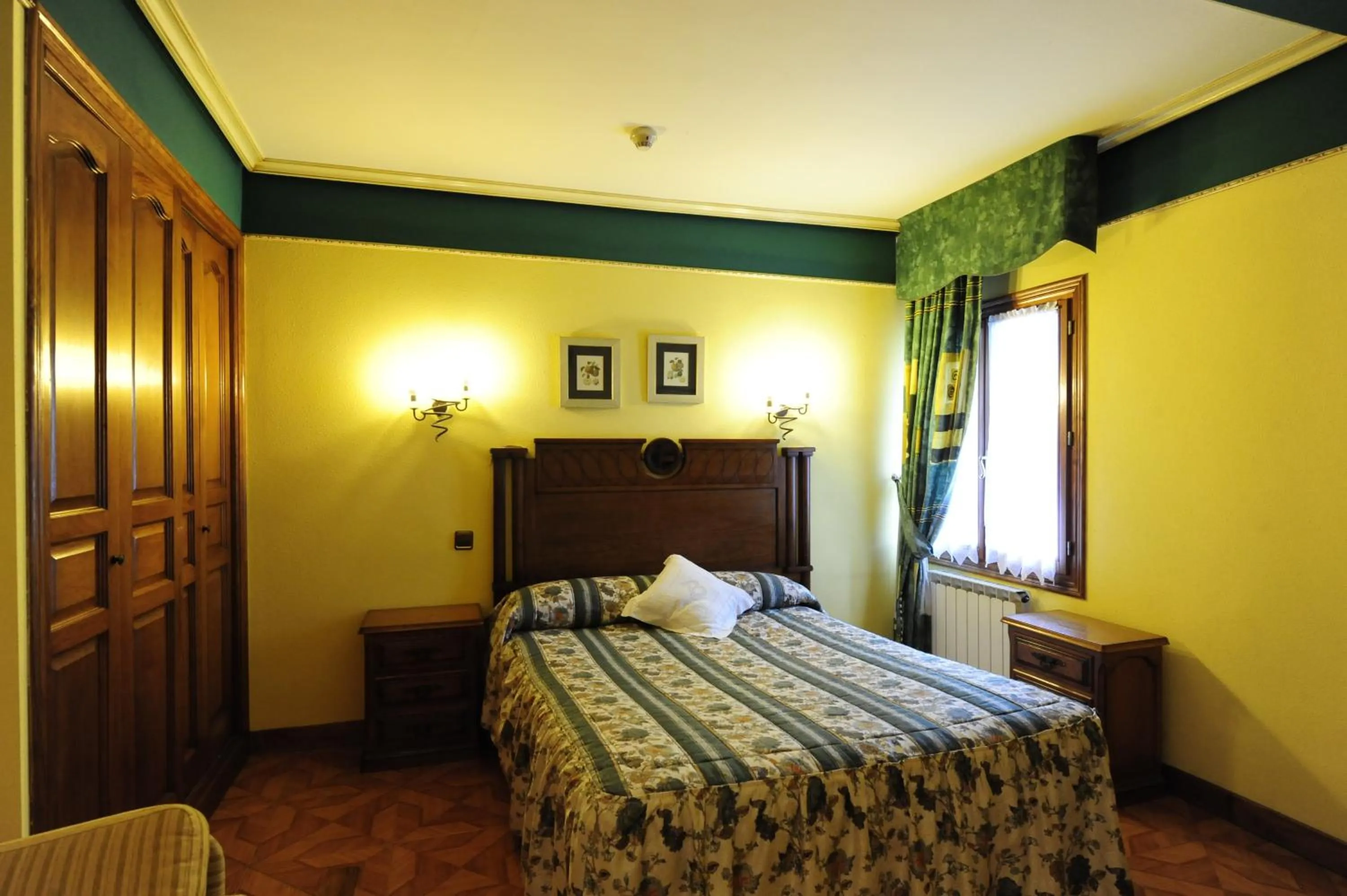 Photo of the whole room, Bed in Hotel Rural Bereau