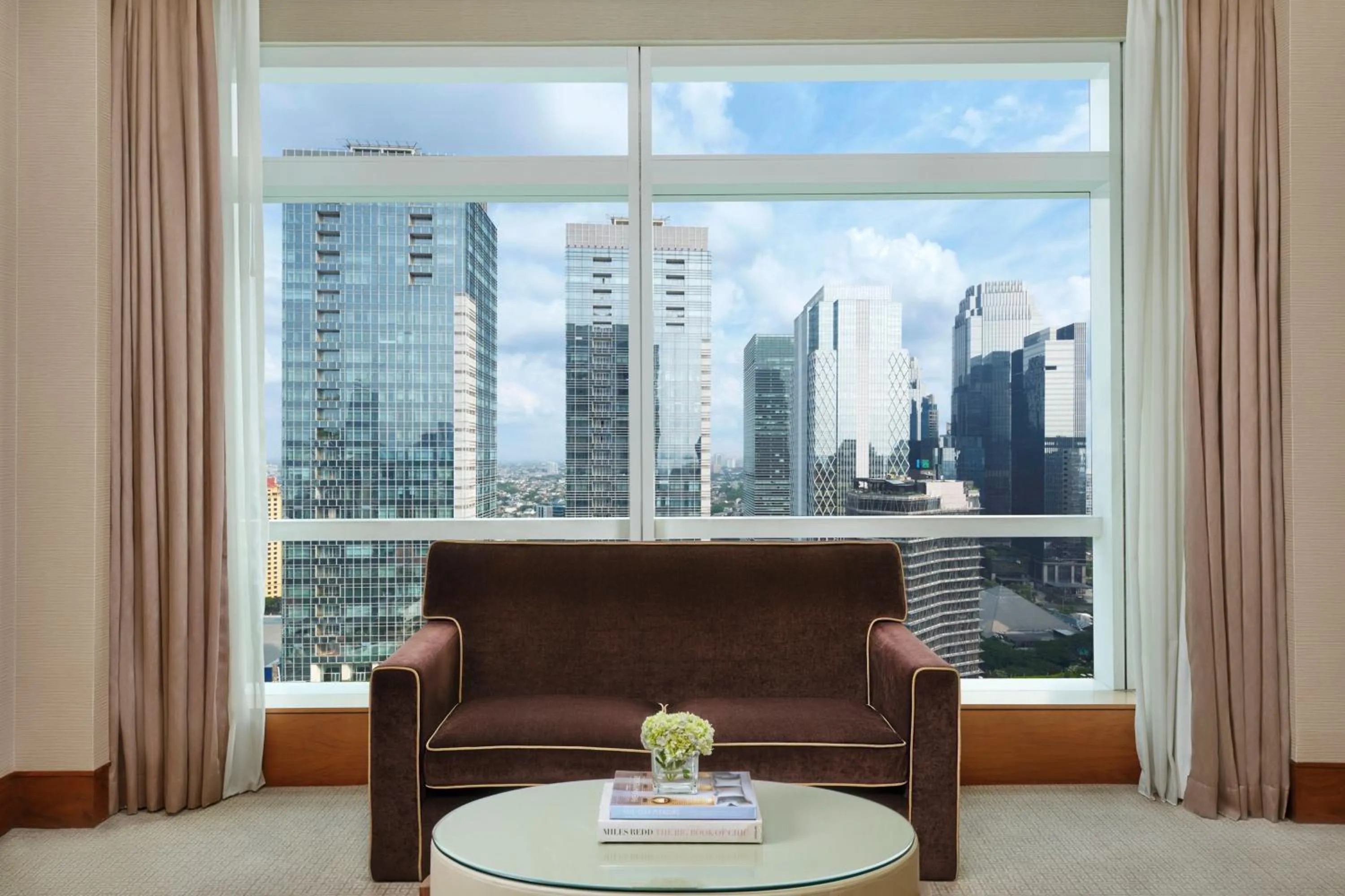 Photo of the whole room in The Ritz-Carlton Jakarta, Pacific Place