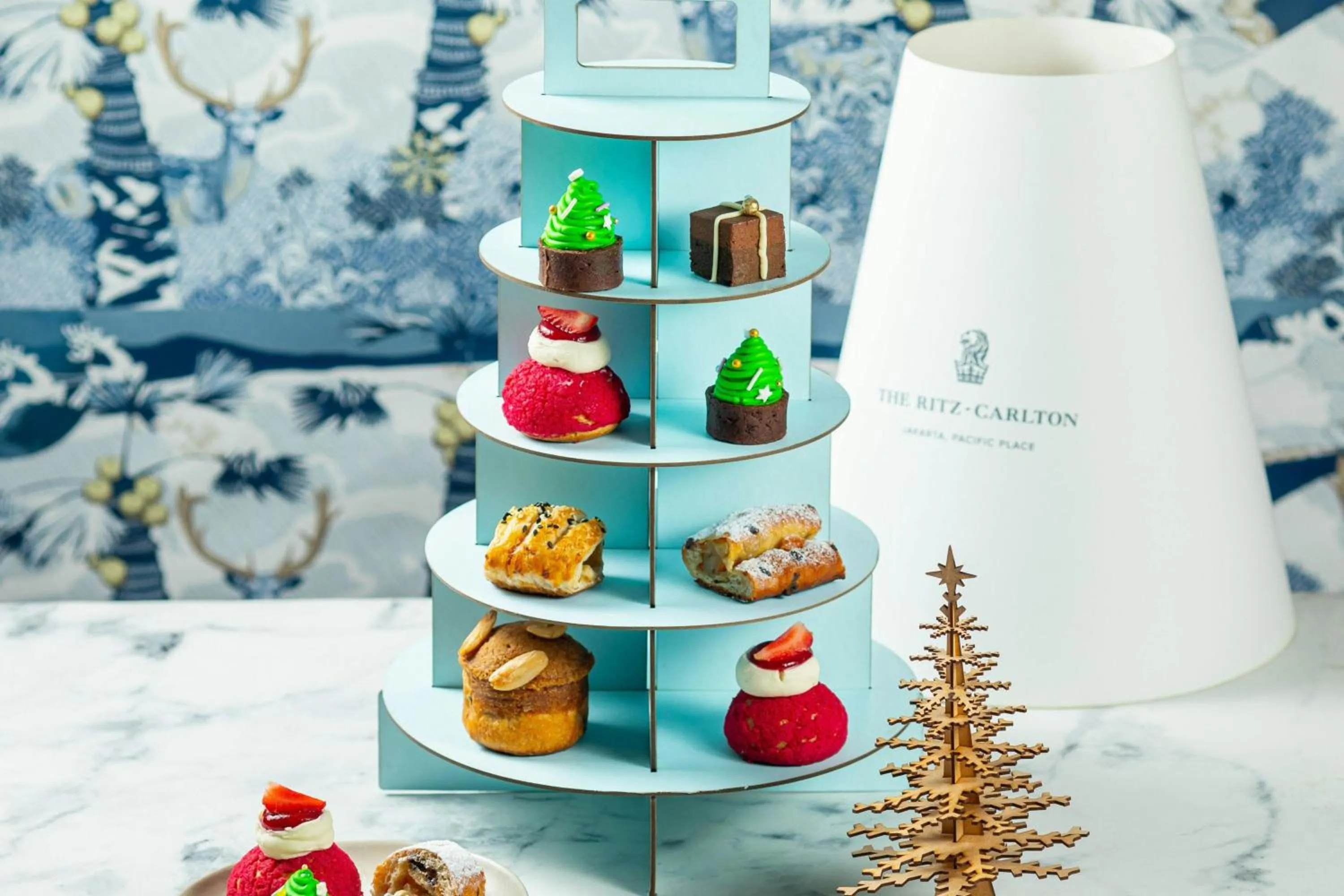 Restaurant/places to eat in The Ritz-Carlton Jakarta, Pacific Place