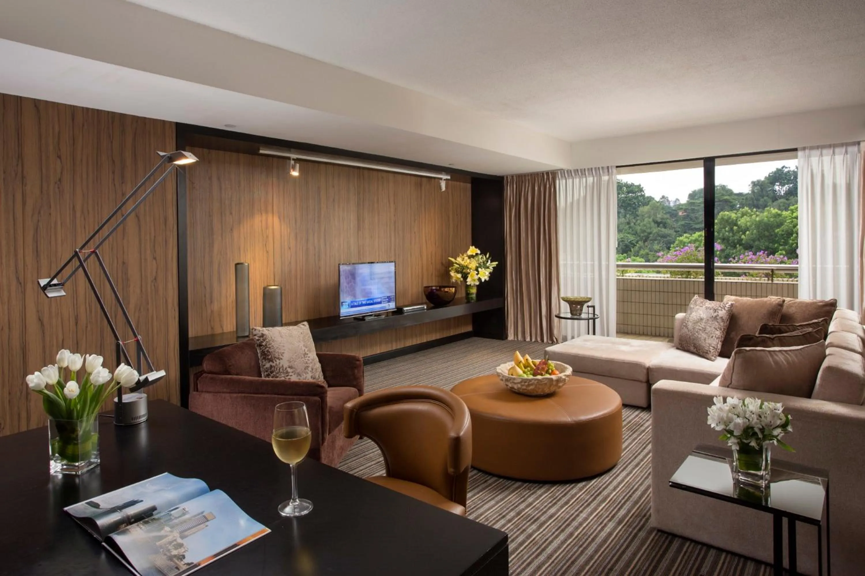 Living room in Concorde Hotel Singapore