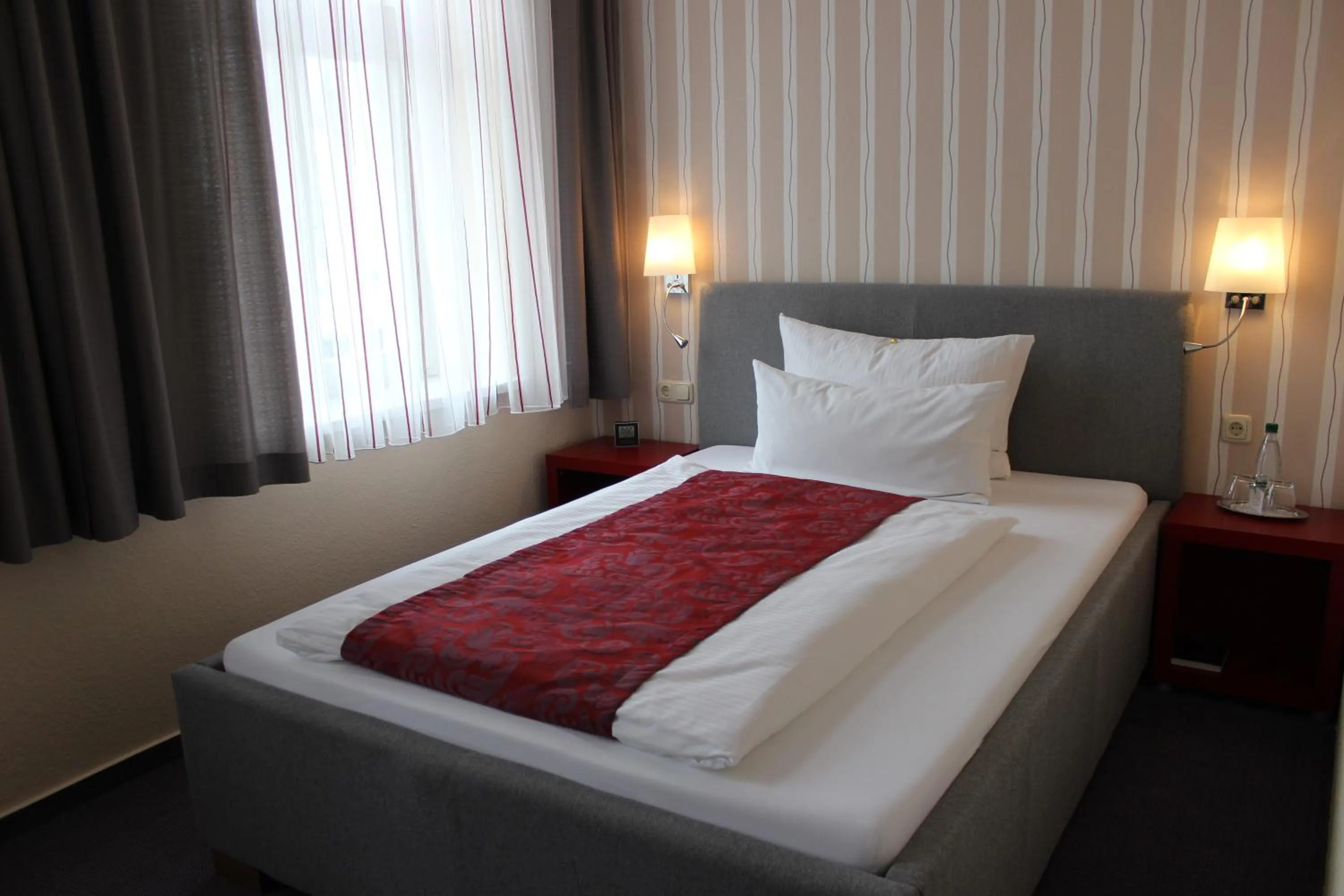 Photo of the whole room, Bed in APARTHOTEL 1A
