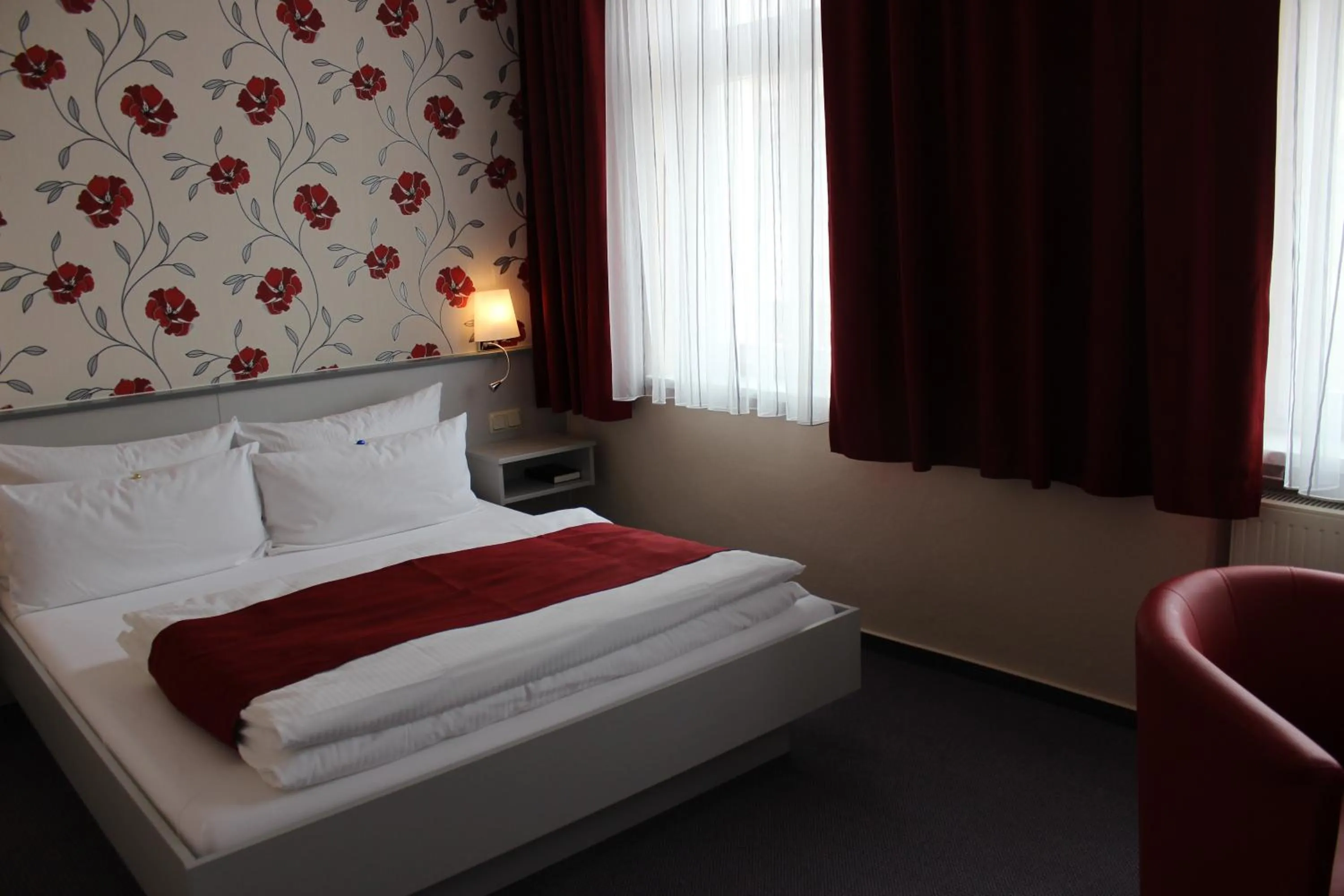 Photo of the whole room, Bed in APARTHOTEL 1A