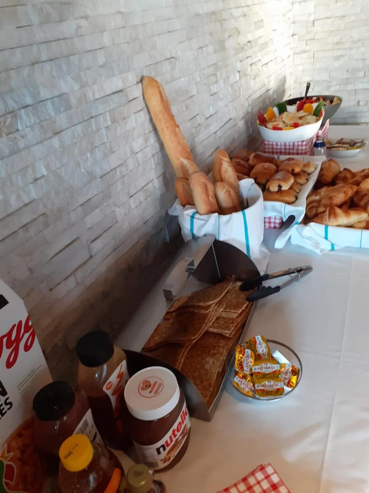 Restaurant/places to eat in Peace & Love Hostel