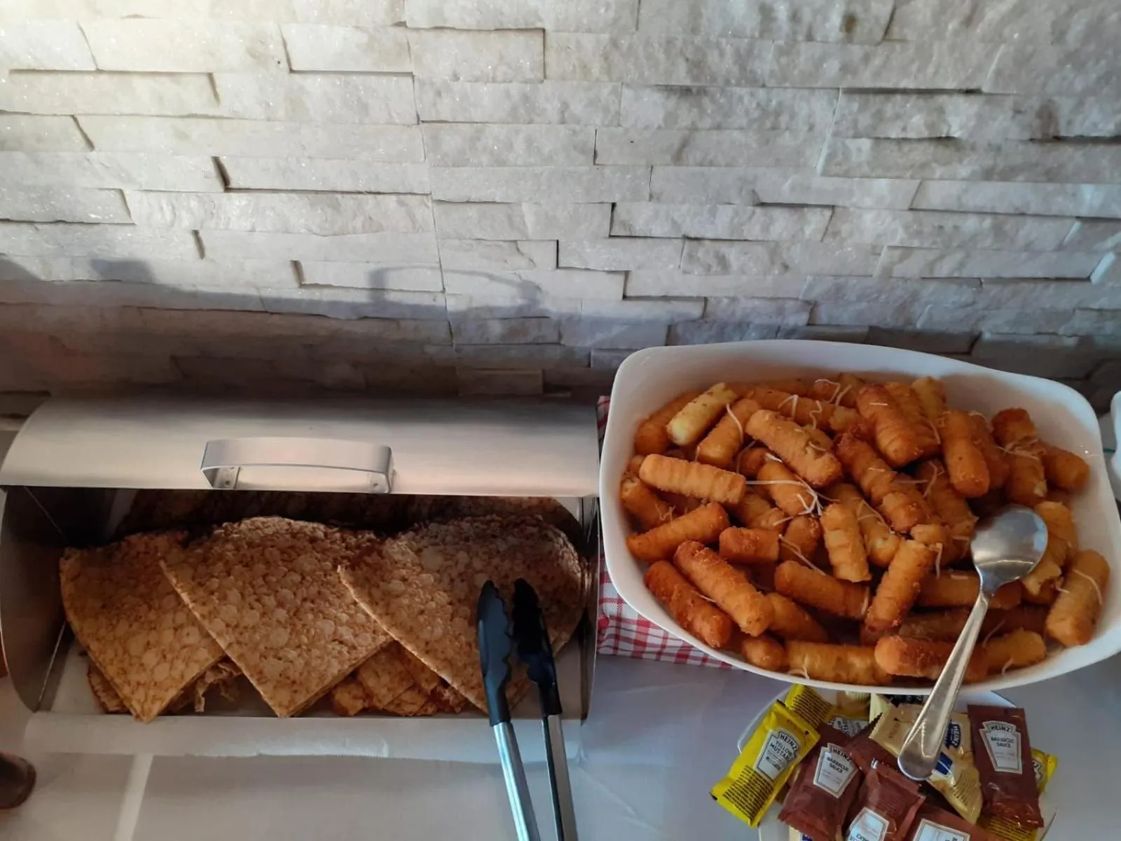 Restaurant/places to eat in Peace & Love Hostel