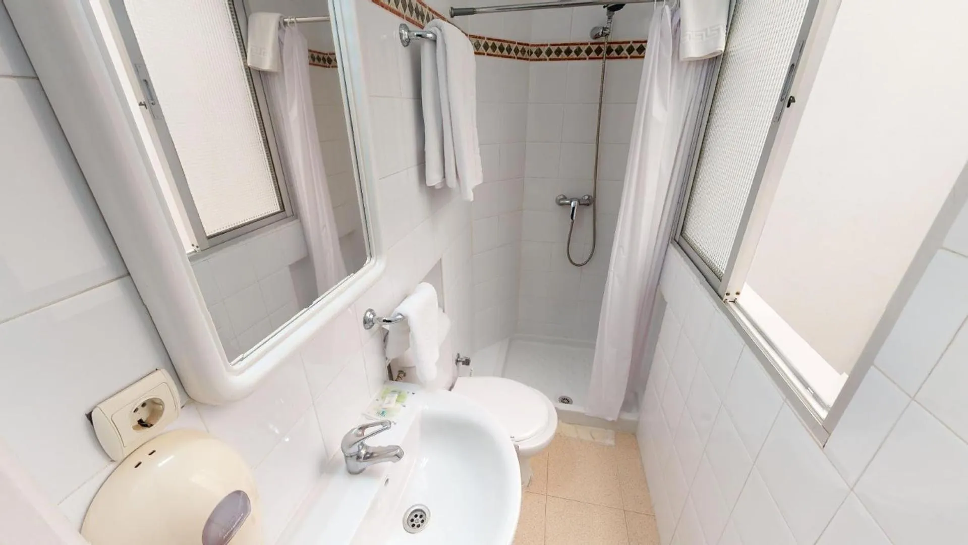 Shower in Pension Gala