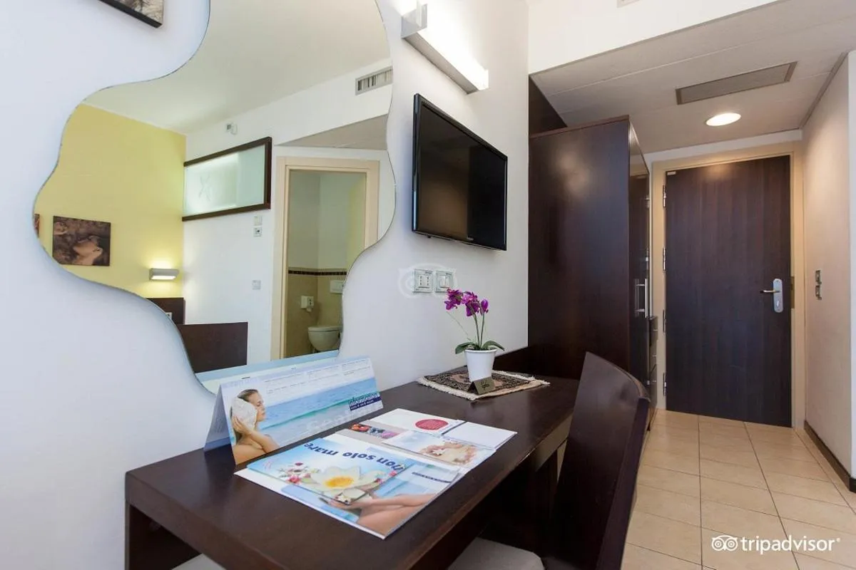 Photo of the whole room, Bed in SeaPark SPA Resort