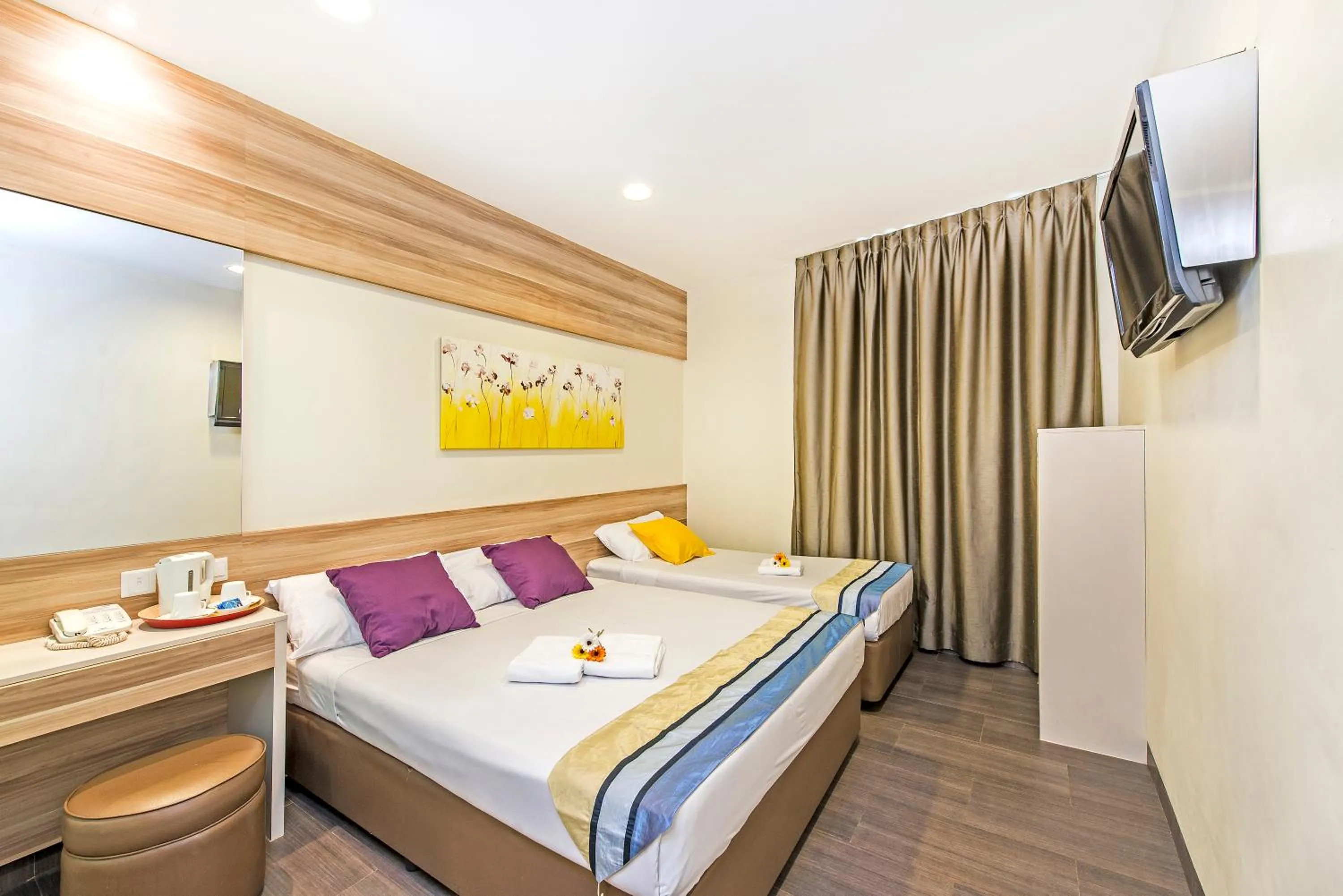 Bed in Hotel 81 Dickson