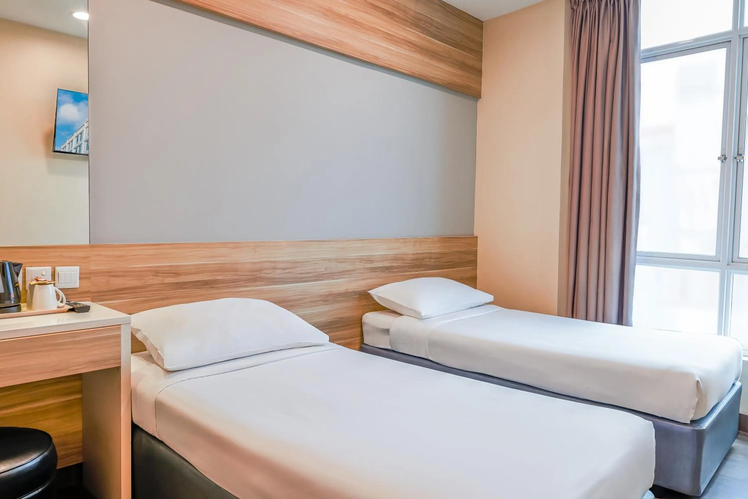 Bed in Hotel 81 Dickson