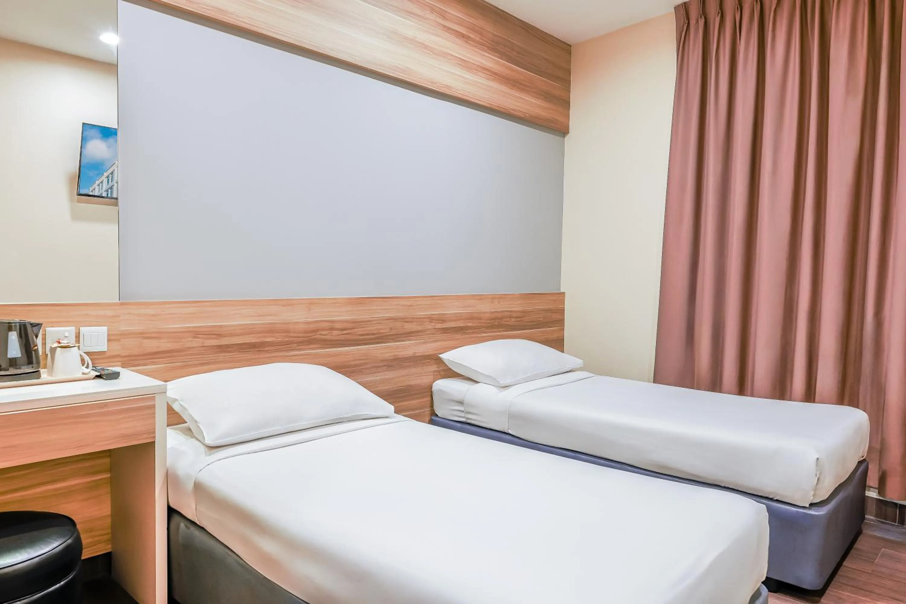 Bed in Hotel 81 Dickson