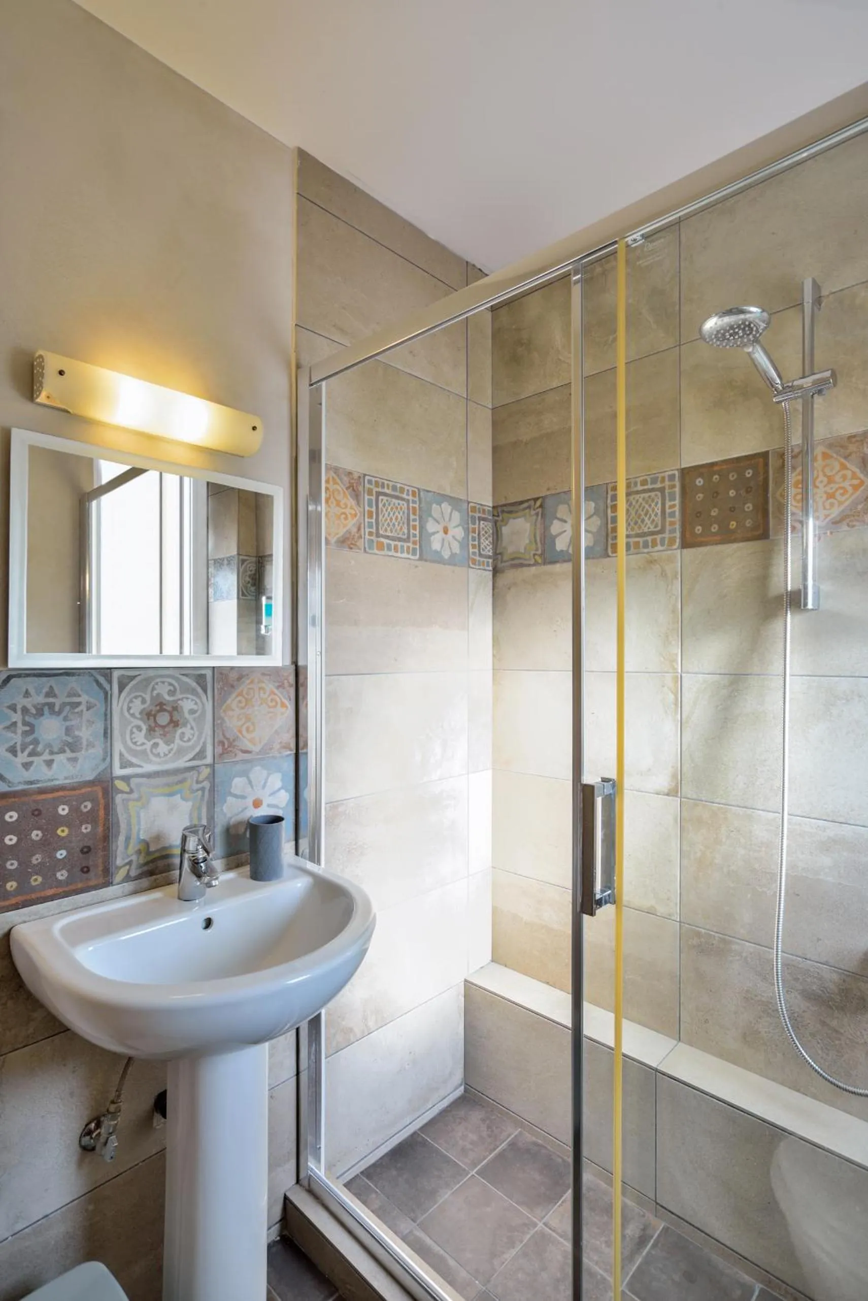 Shower in Elma's Dream Apartments & Villas