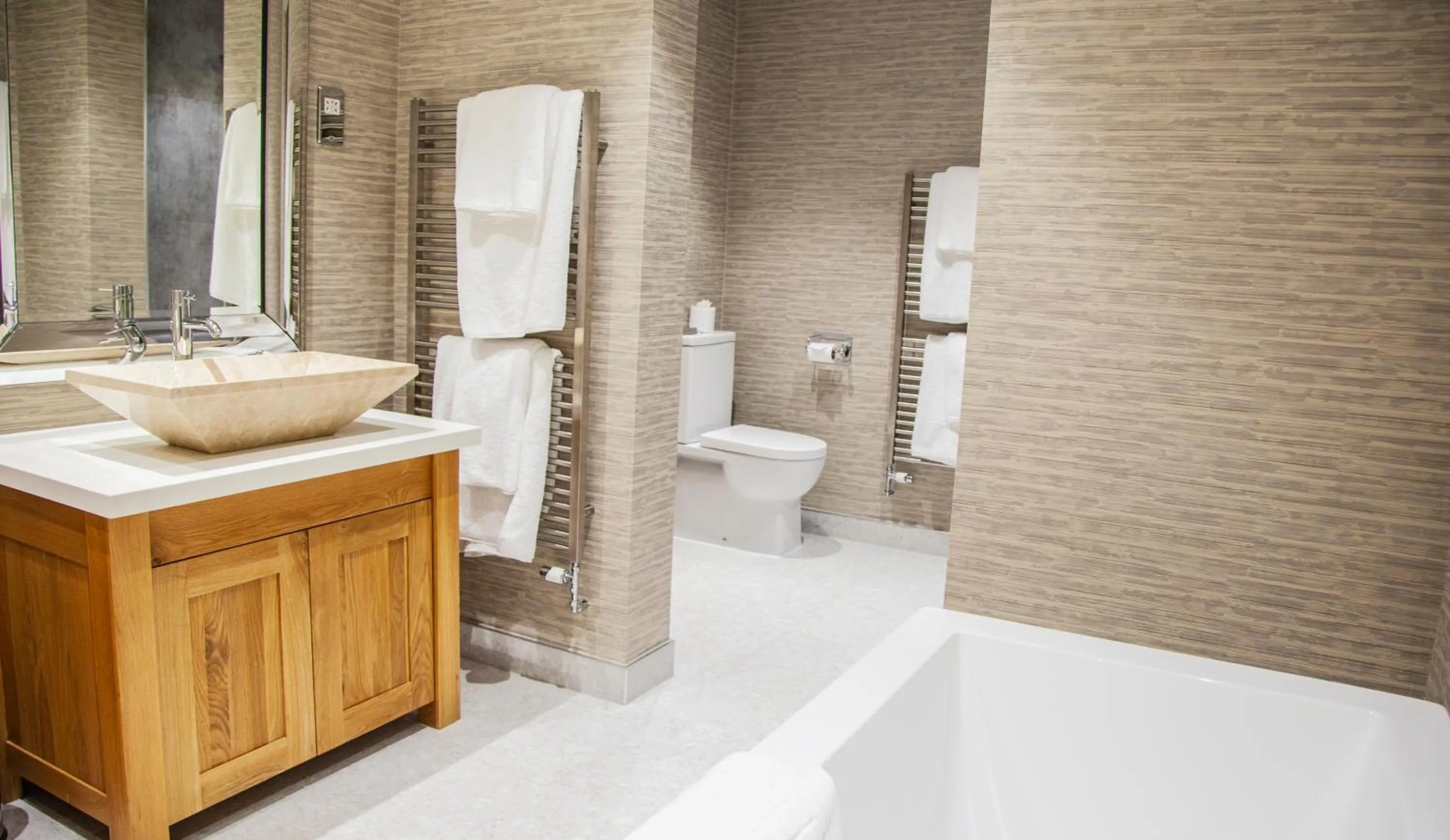 Bathroom in Barnett Hill Hotel