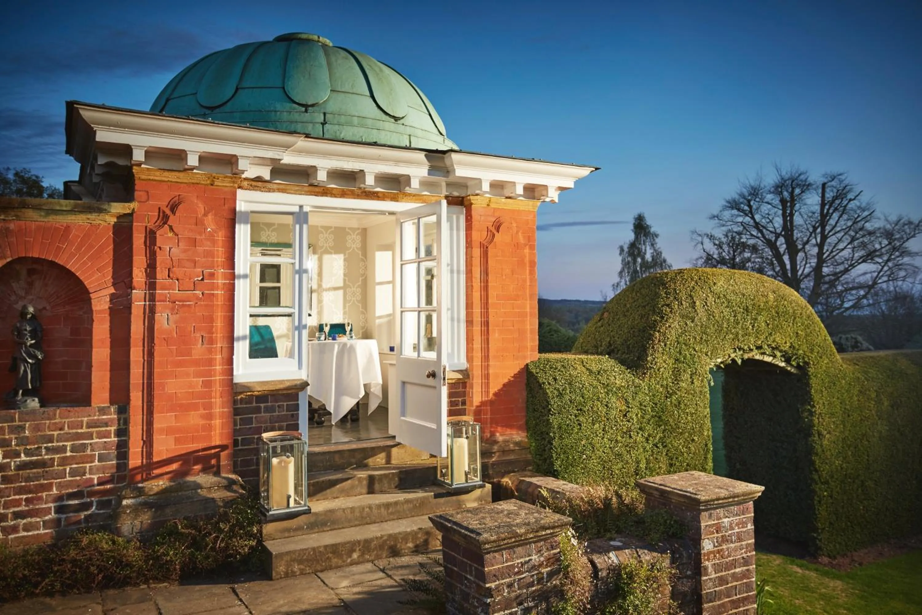 Garden in Barnett Hill Hotel