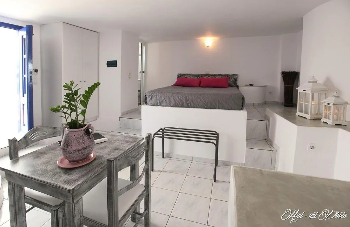 Day, Bed in Villa Happening