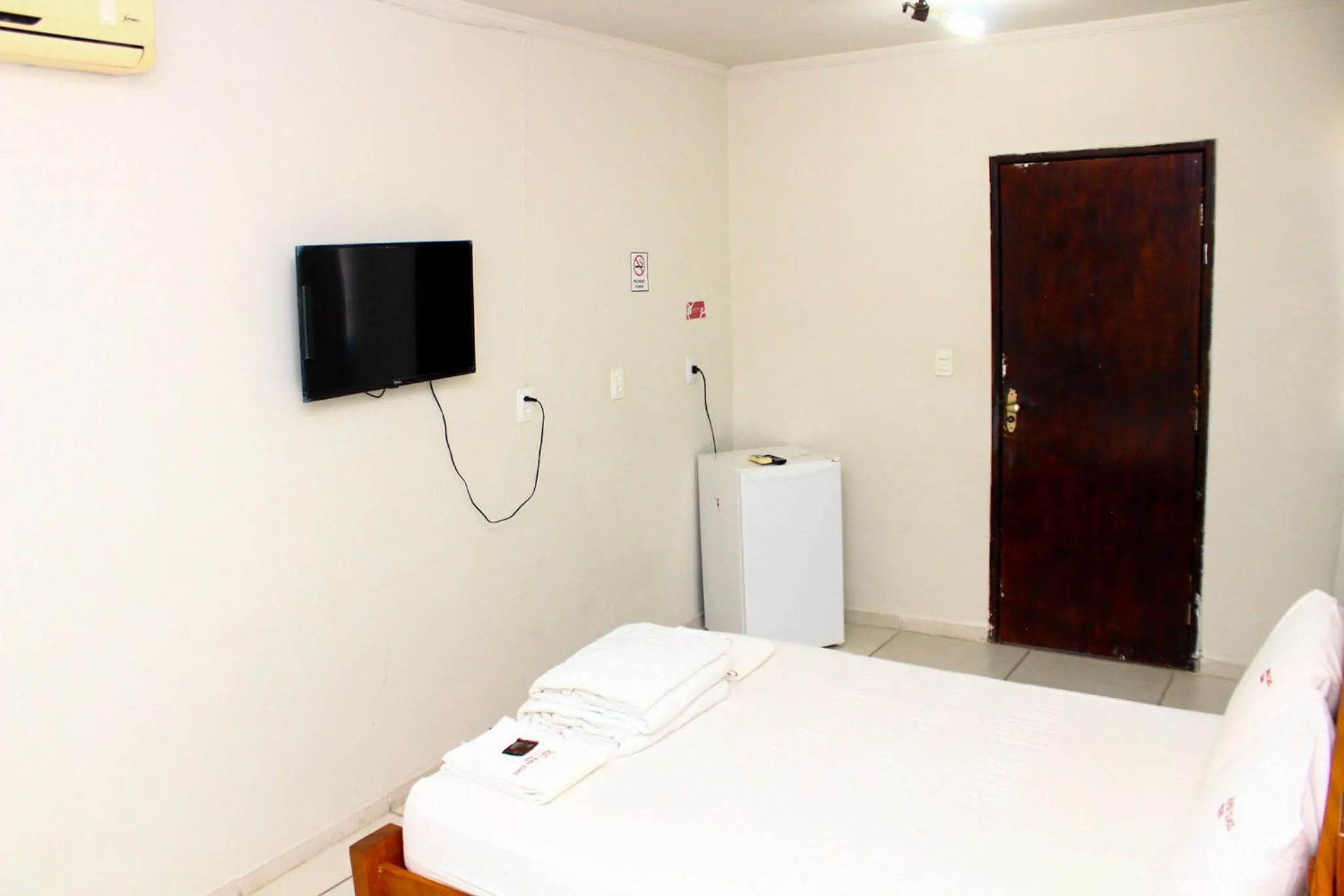 Bed in River Class Hotel