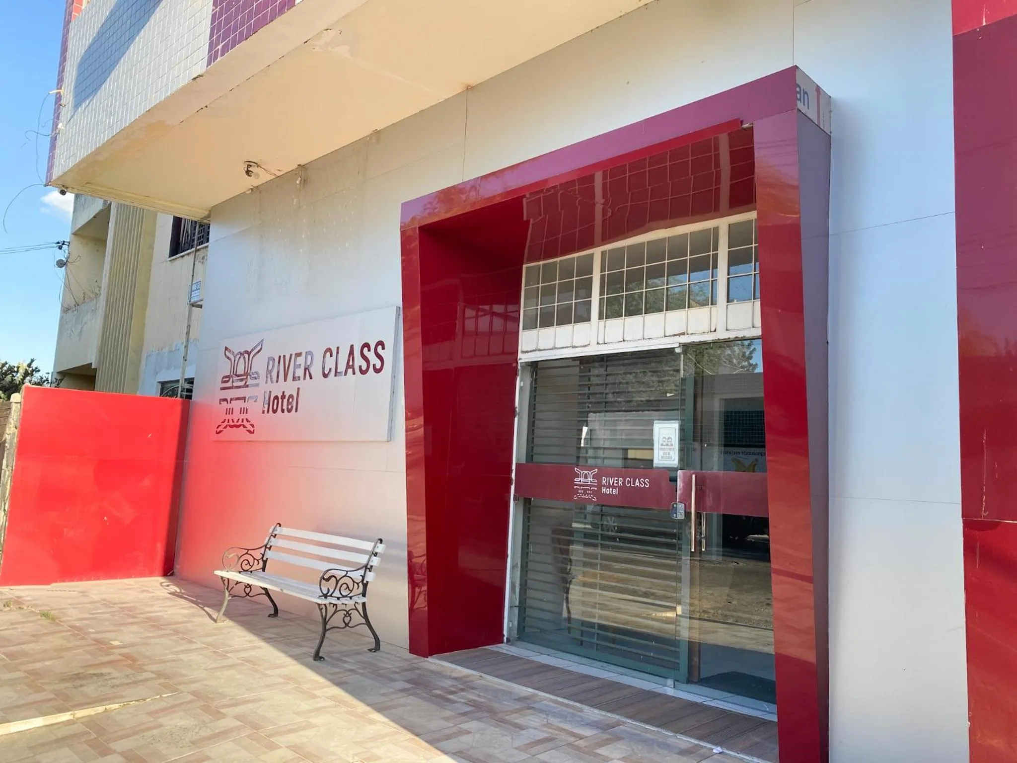 Facade/entrance in River Class Hotel