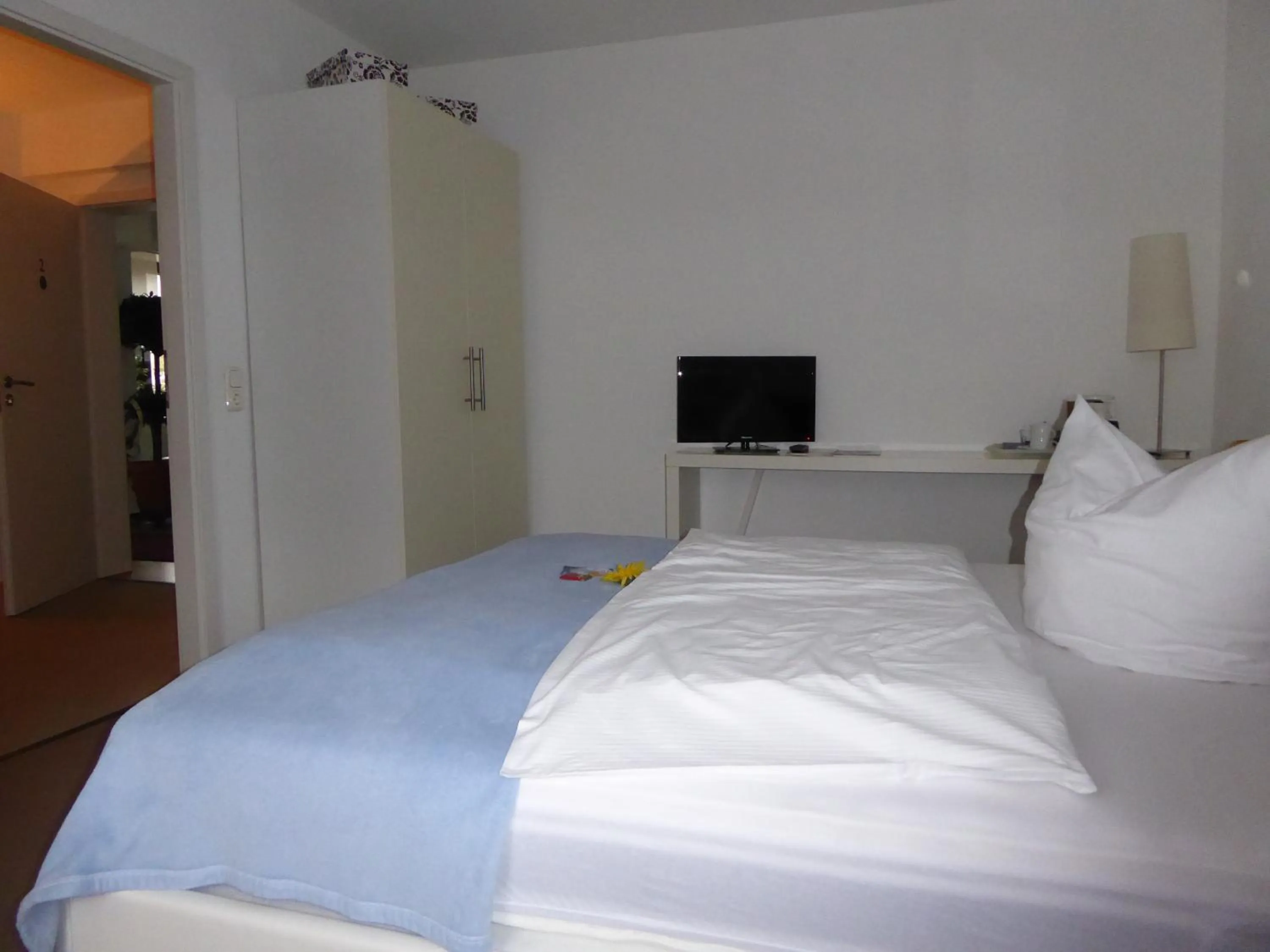 Bed in Hotel Garni-Tell